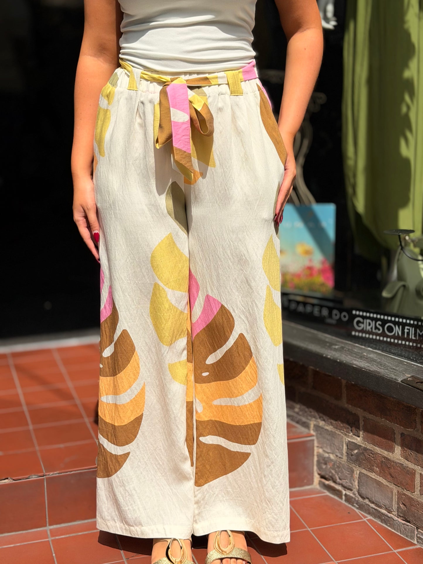 PALMA COLLECTION- PALM PRINT W/LEG TROUSER