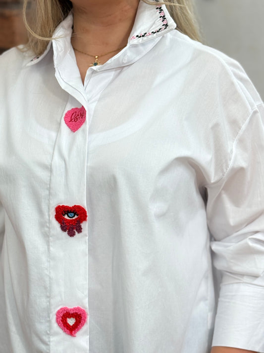 LOVE HEART EYE EMB SHIRT