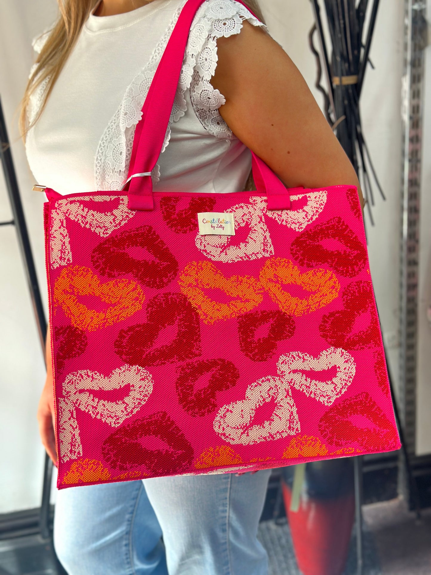 ZITA- LIPSTICK TOTE BAG