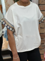Load image into Gallery viewer, APPLIQUE SLEEVE TEE
