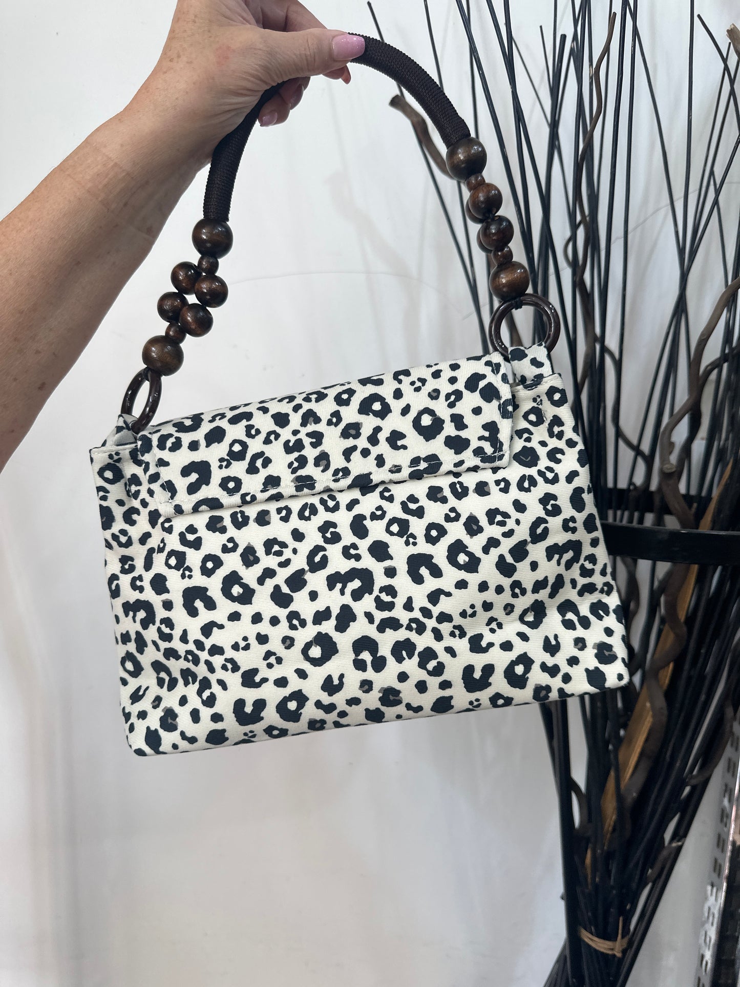 ANNIE- LEOPARD BEAD HANDLE HANDBAG