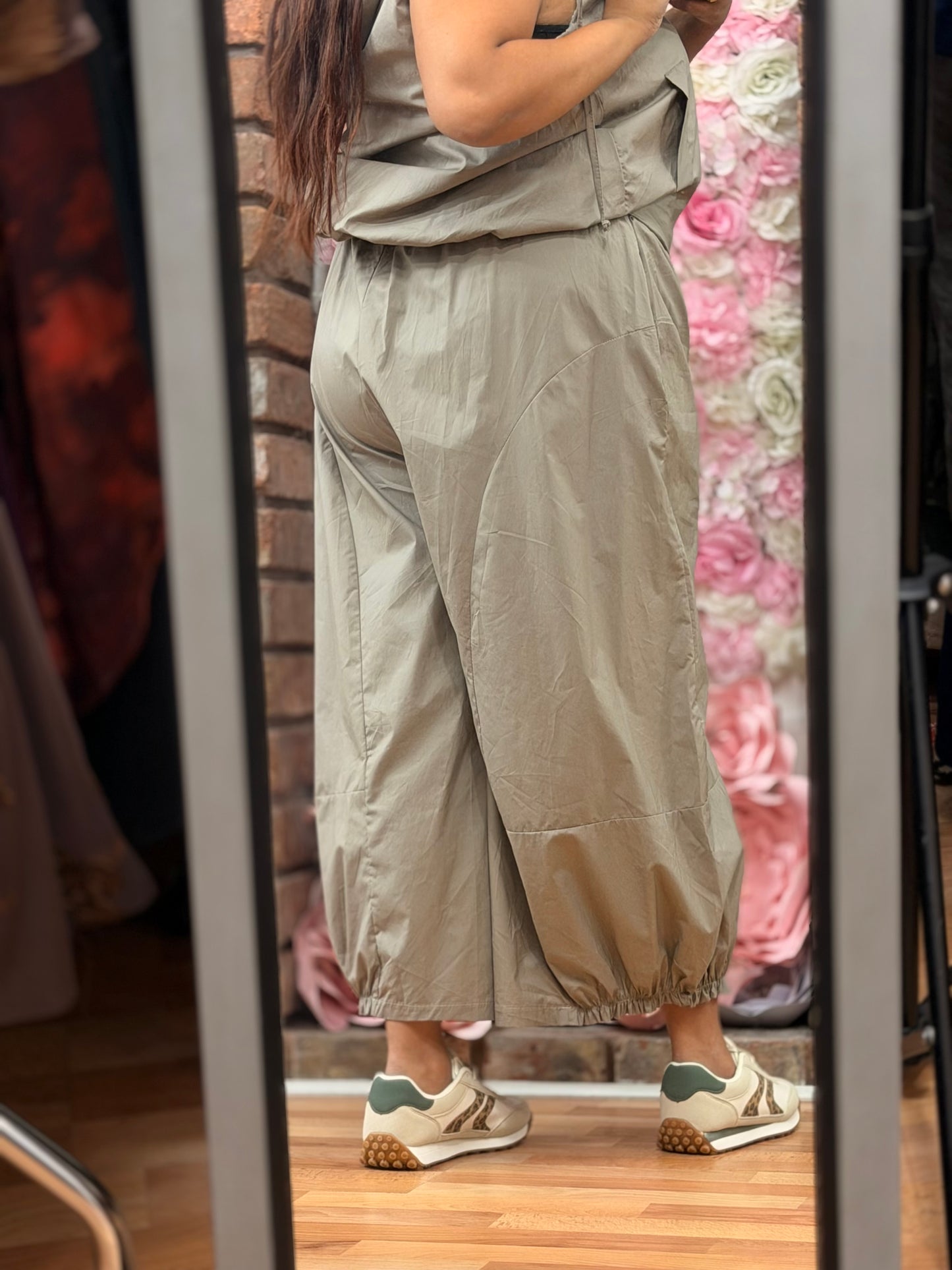 AMARA- PANTALOON OVERSIZED TROUSER
