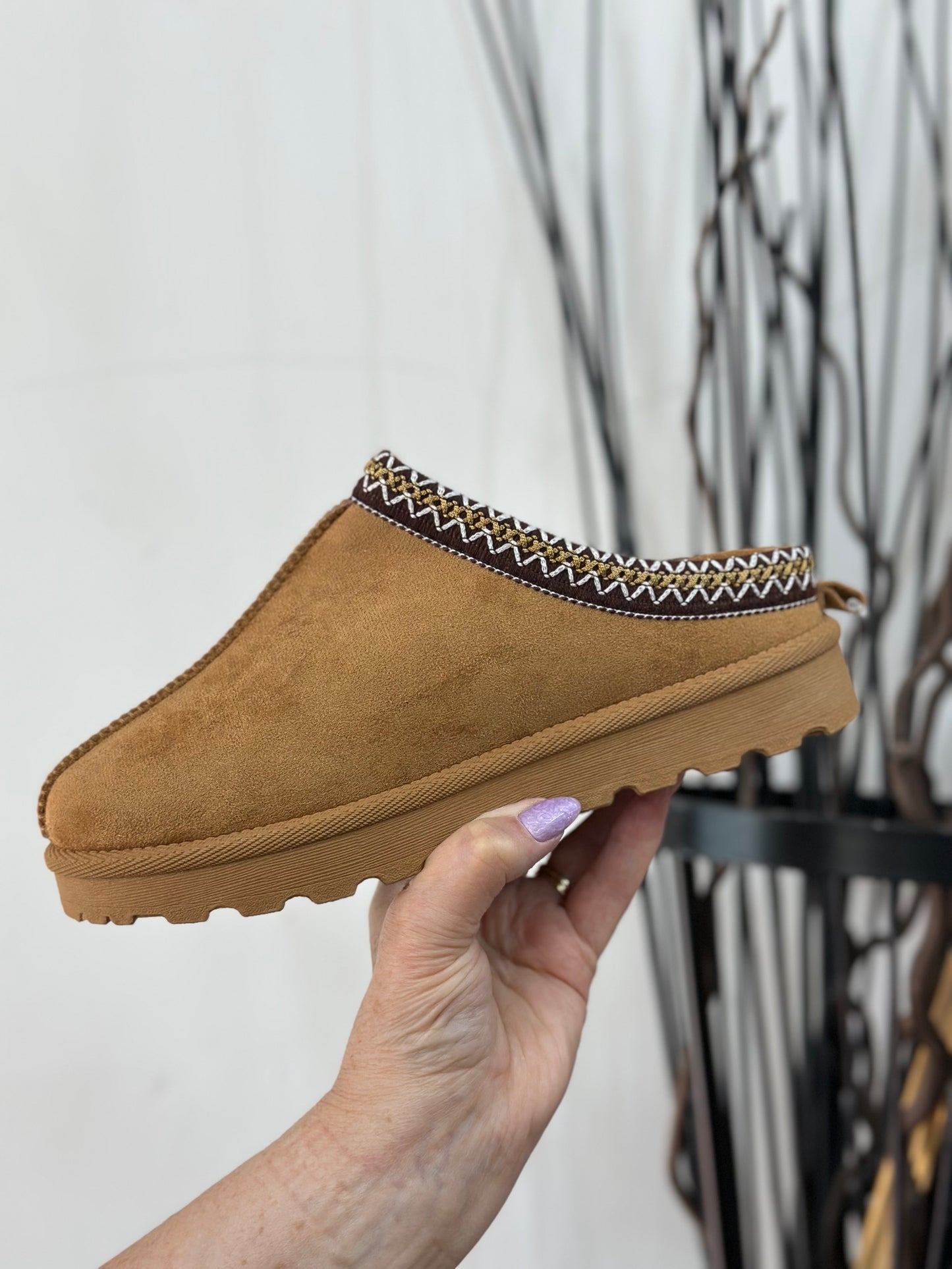 LUNAR-NEPAL EMB BRAID TRIM SLIPPER