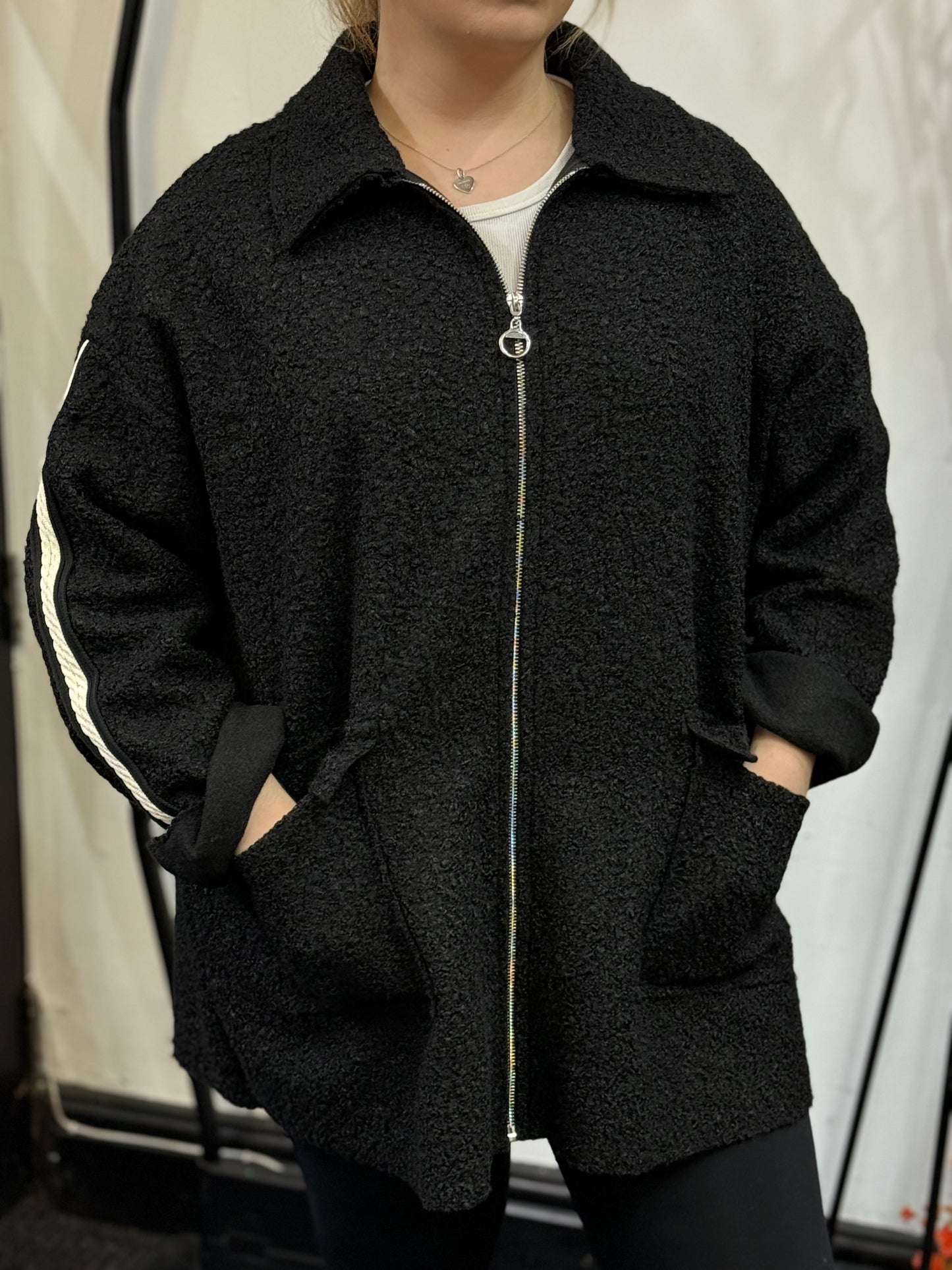 MEGAN-STRIPE SLEEVE TEDDY ZIP JACKET-CURVE