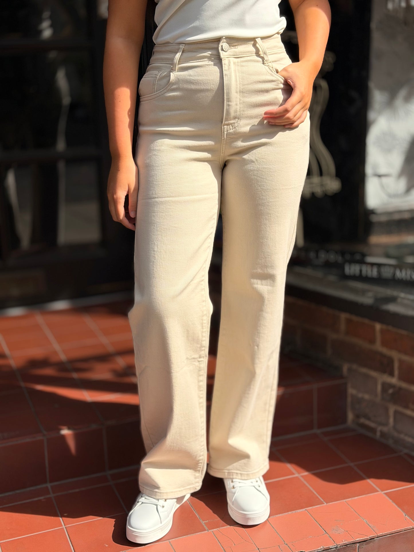 JESSICA MF- W/LEG BEIGE JEAN
