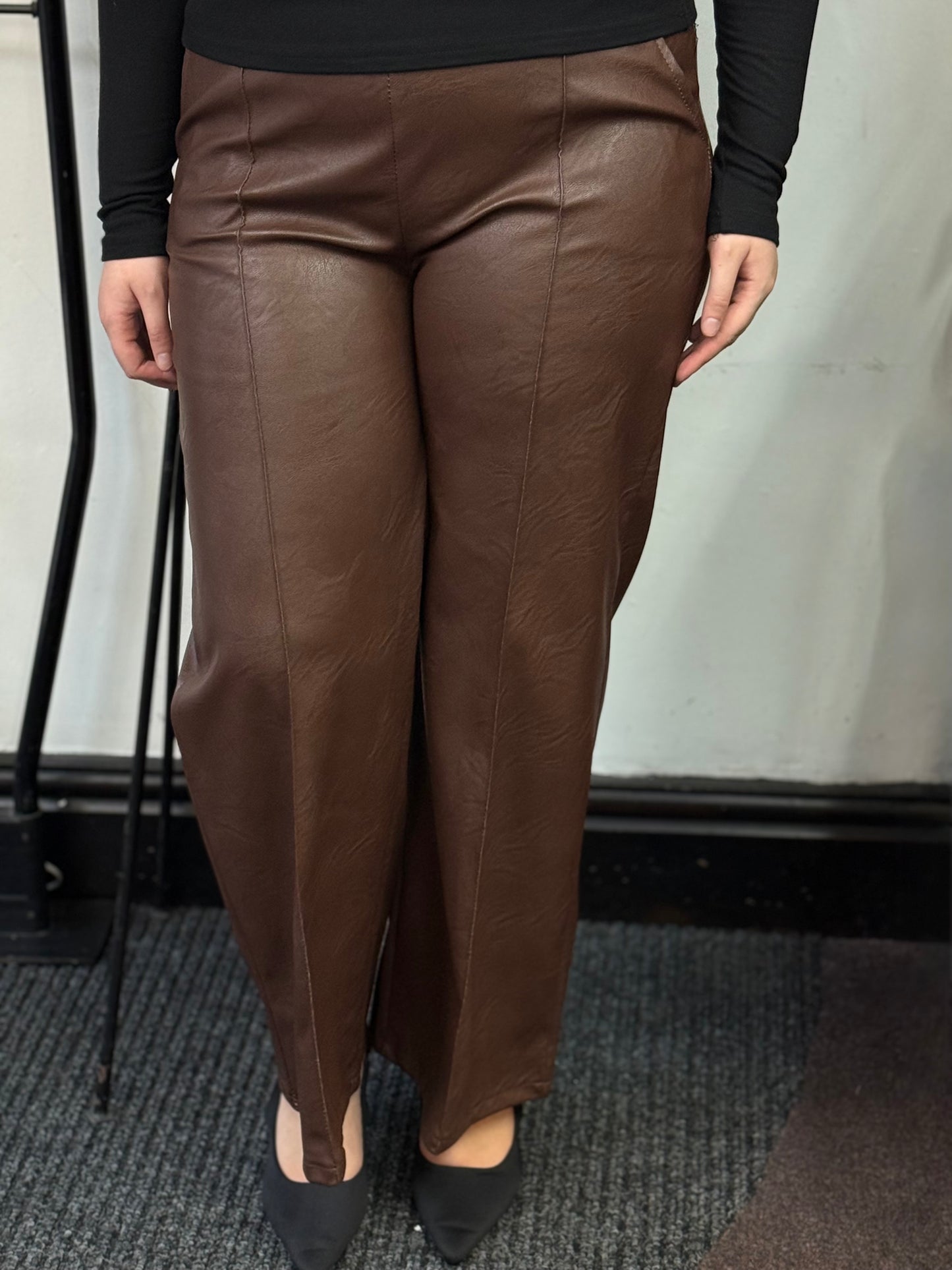 KYLIE SEAMED WIDE LEG PLEATHERS -