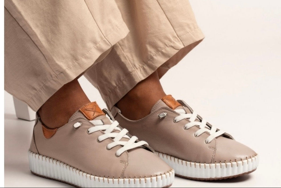 LUNAR-FAITH SLIP ON WEDGE PUMP