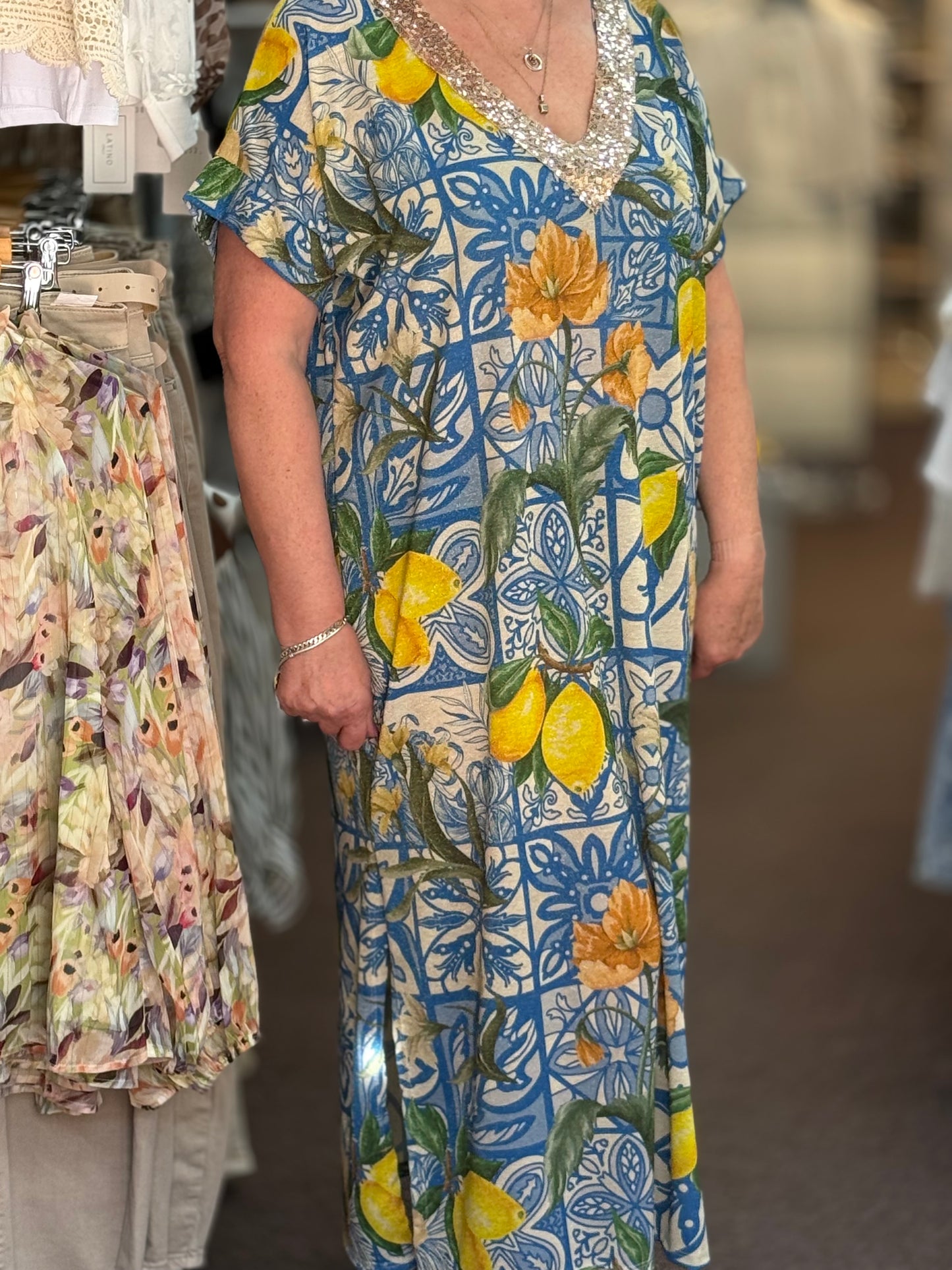 PALOMA- JILLY SHIMMER V GOLD PRINT MAXI-