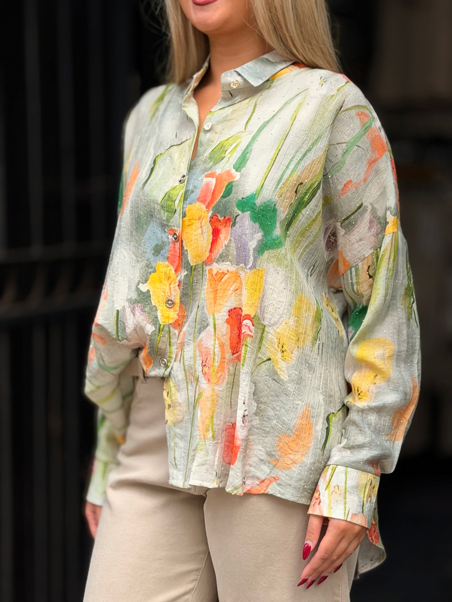 IVONNE -FLORAL PRINT STUDS SHIRT