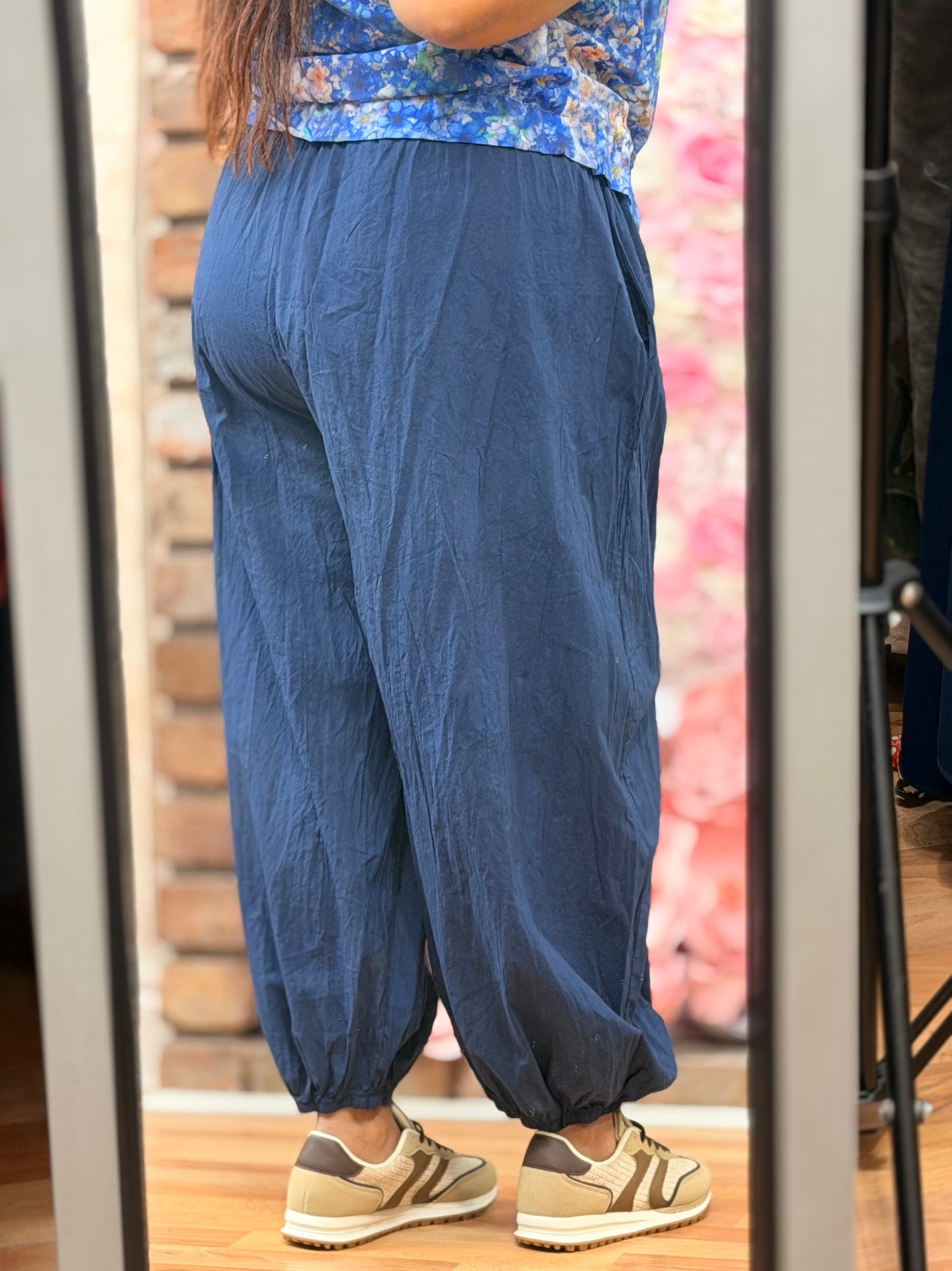 LILY- ELASTIC CUFF TROUSER