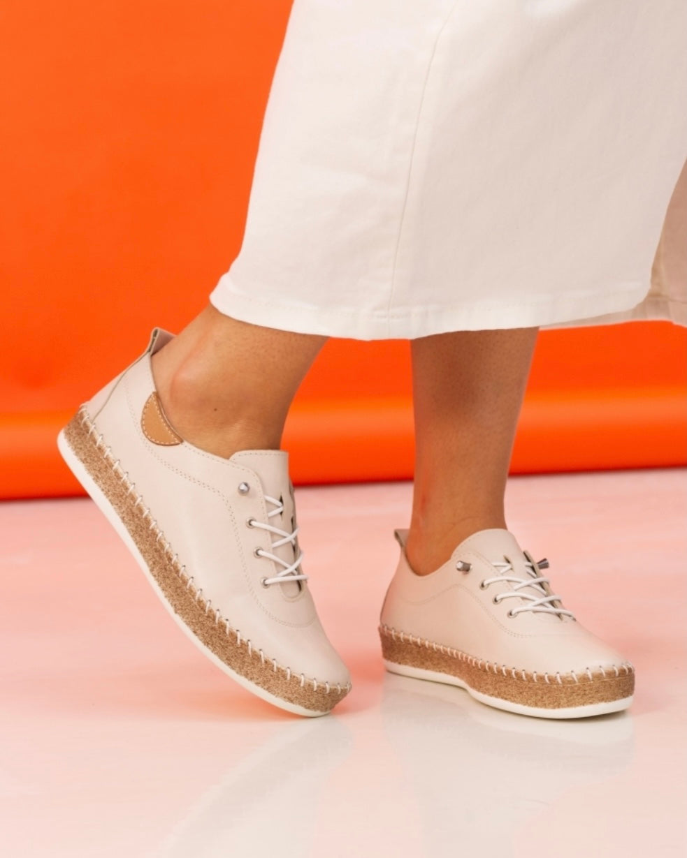 LUNAR- EVIE LEATHER SLIP ON PUMP-