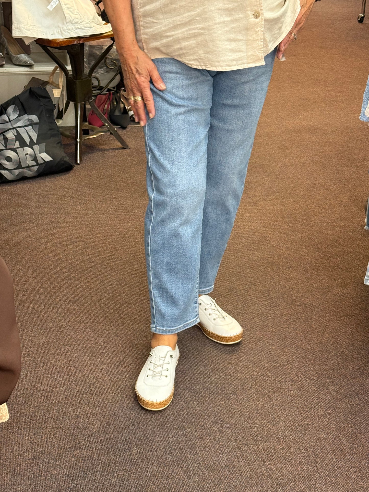 ELLIE- SLIM BALLOON ANKLE JEAN- L/DENIM