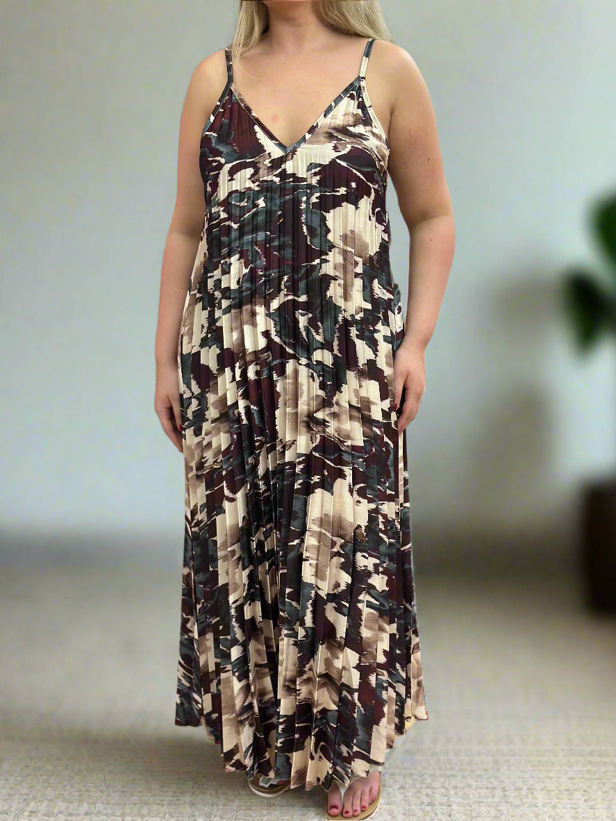 ILA -SATIN PLEATED PRINT DRESS