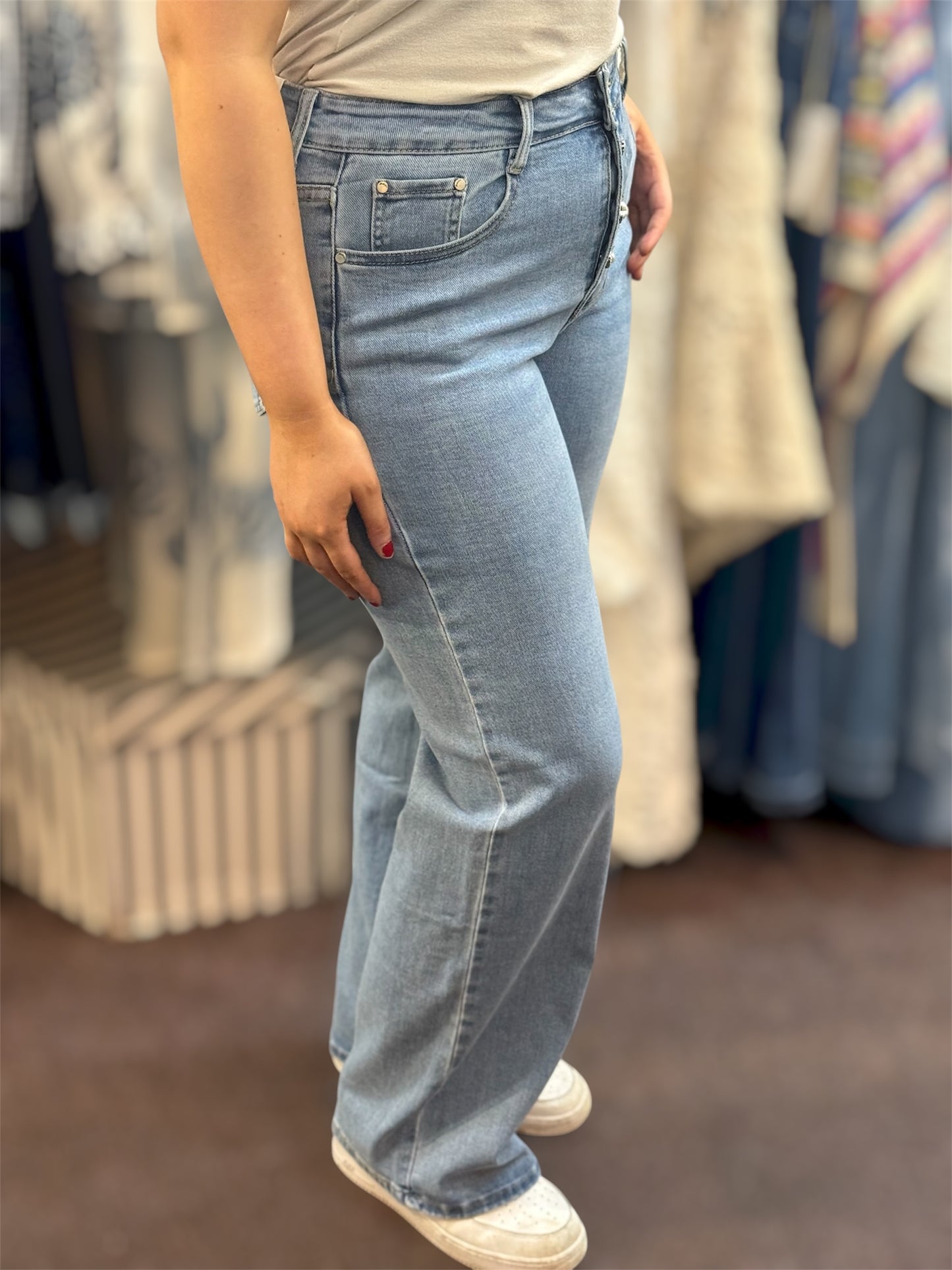 SIA- GSMACK W/LEG DIAMANTE BUTTON JEAN