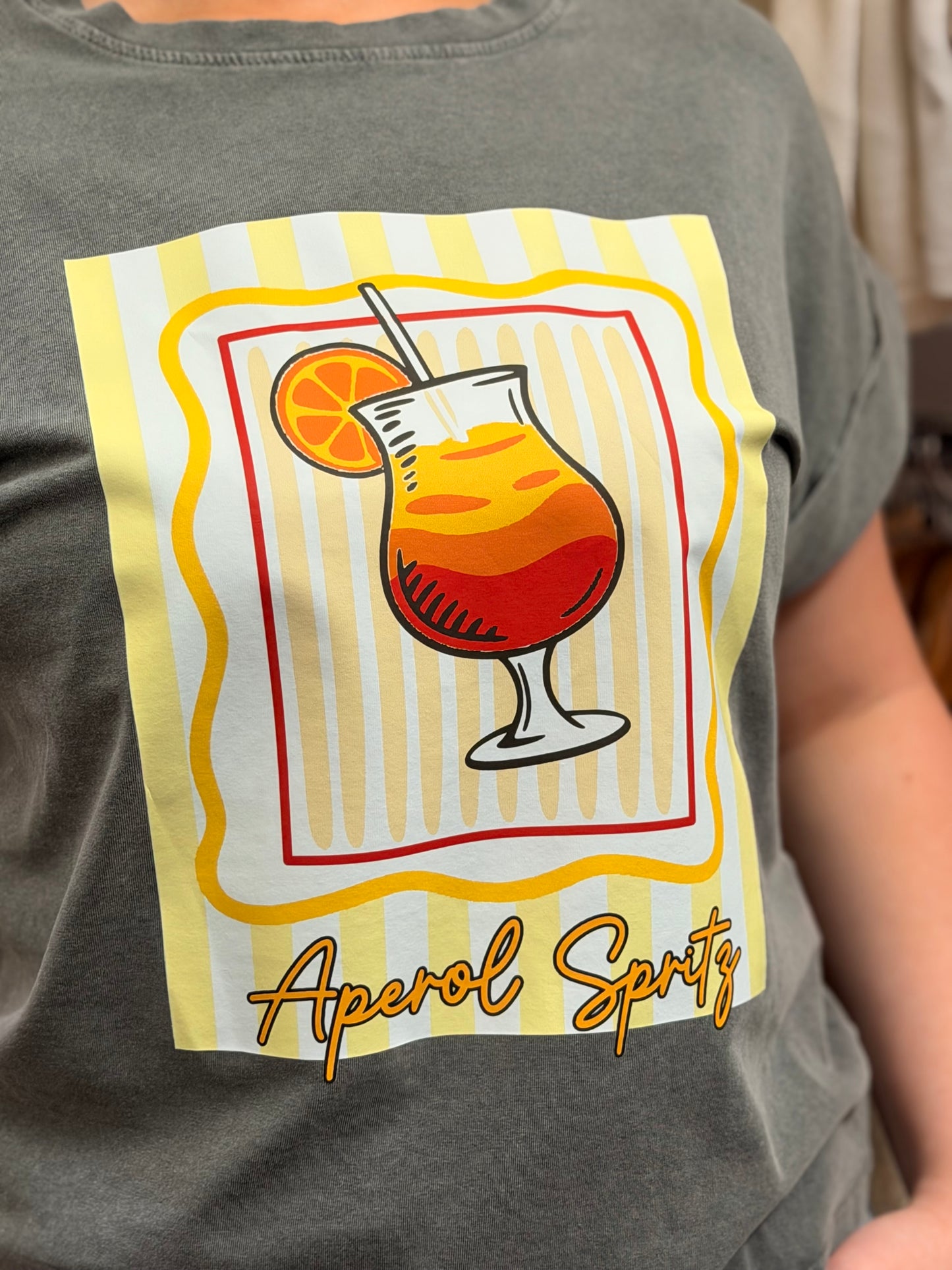 KIZZY-COCKTAIL SLOGAN TEE