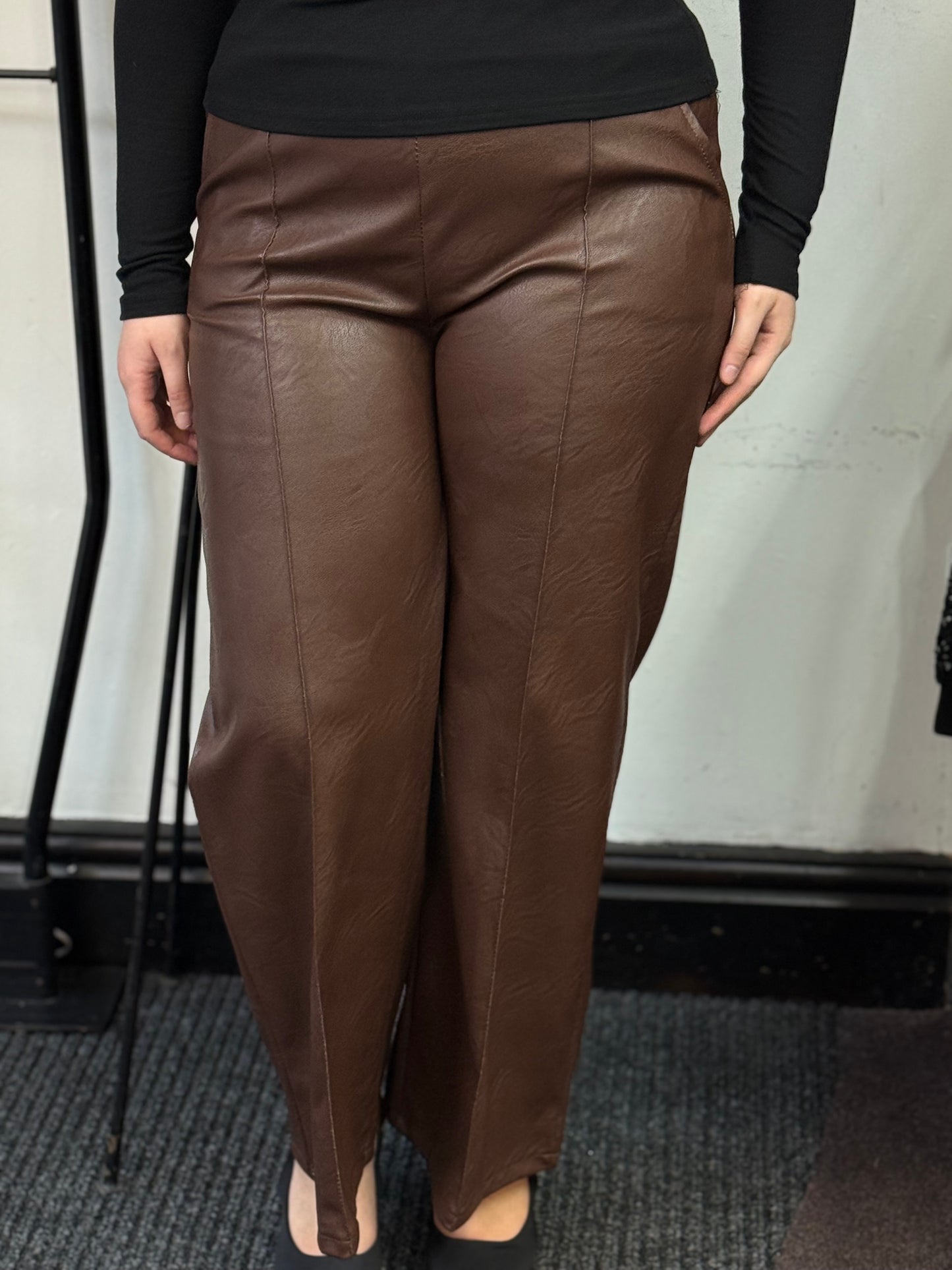 KYLIE SEAMED WIDE LEG PLEATHERS -