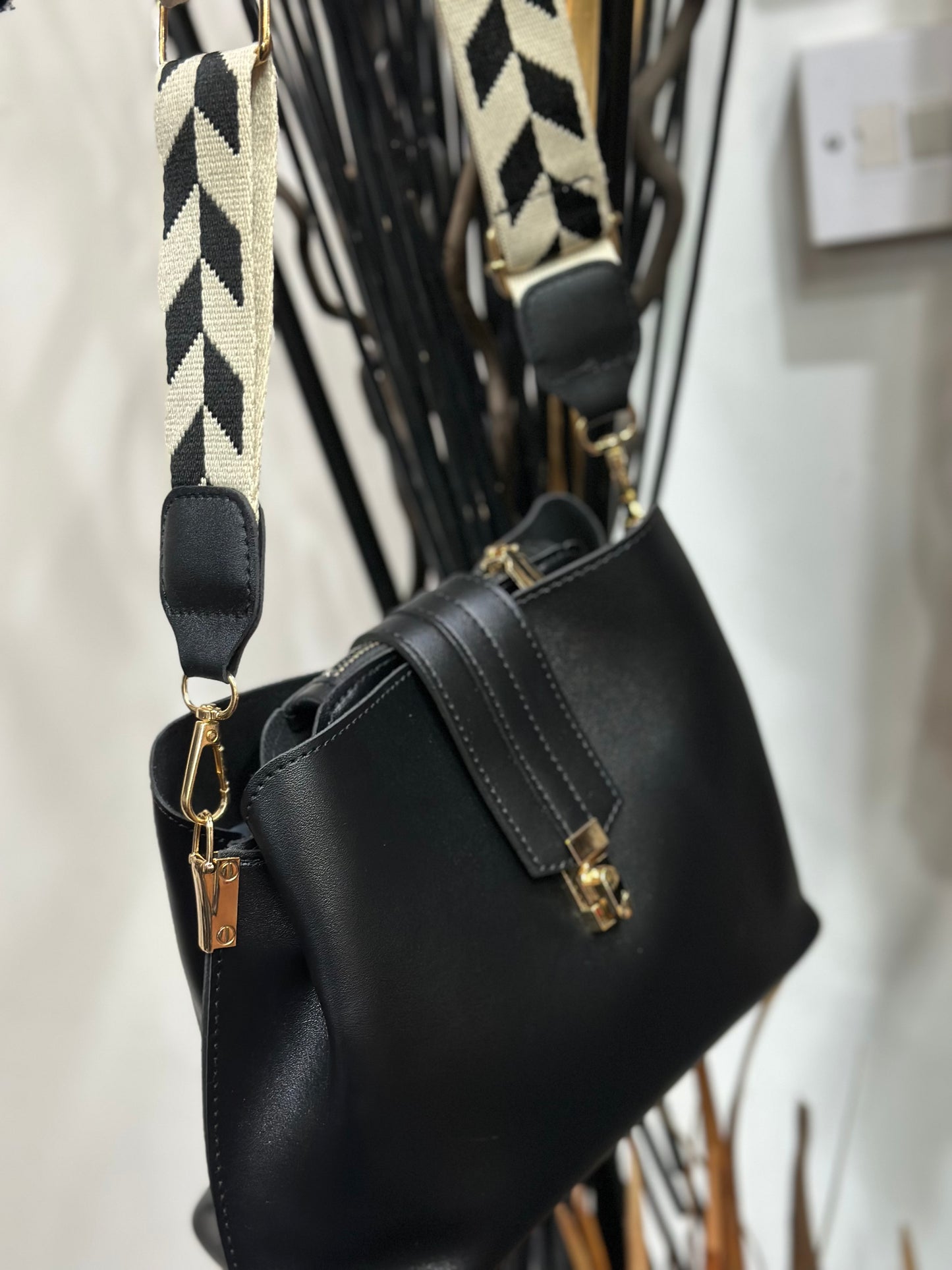 SAMMY- XBODY FLAP/O H/BAG 🛍️