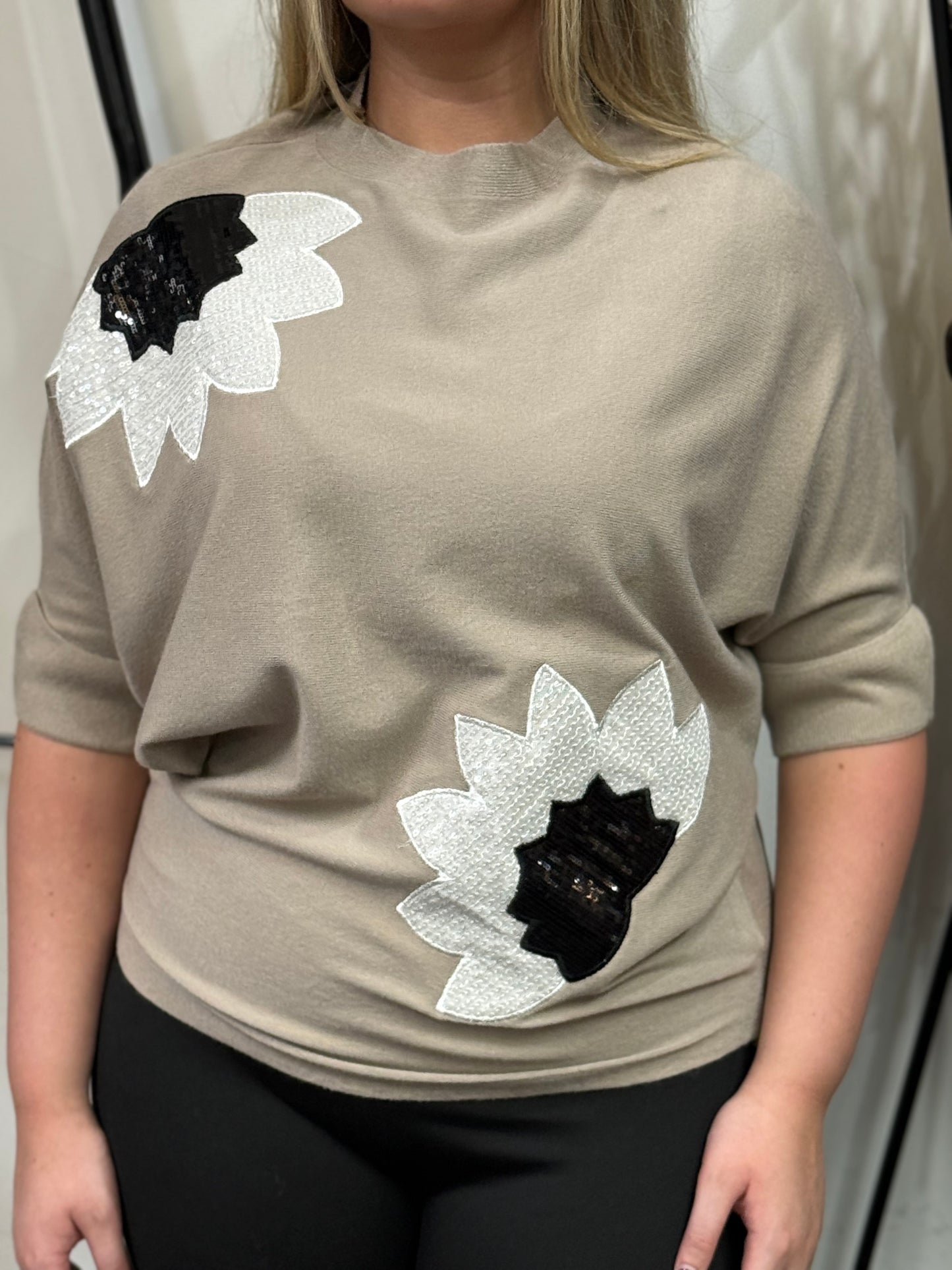 BROOKE-SEQUIN FLOWER KNIT TOP