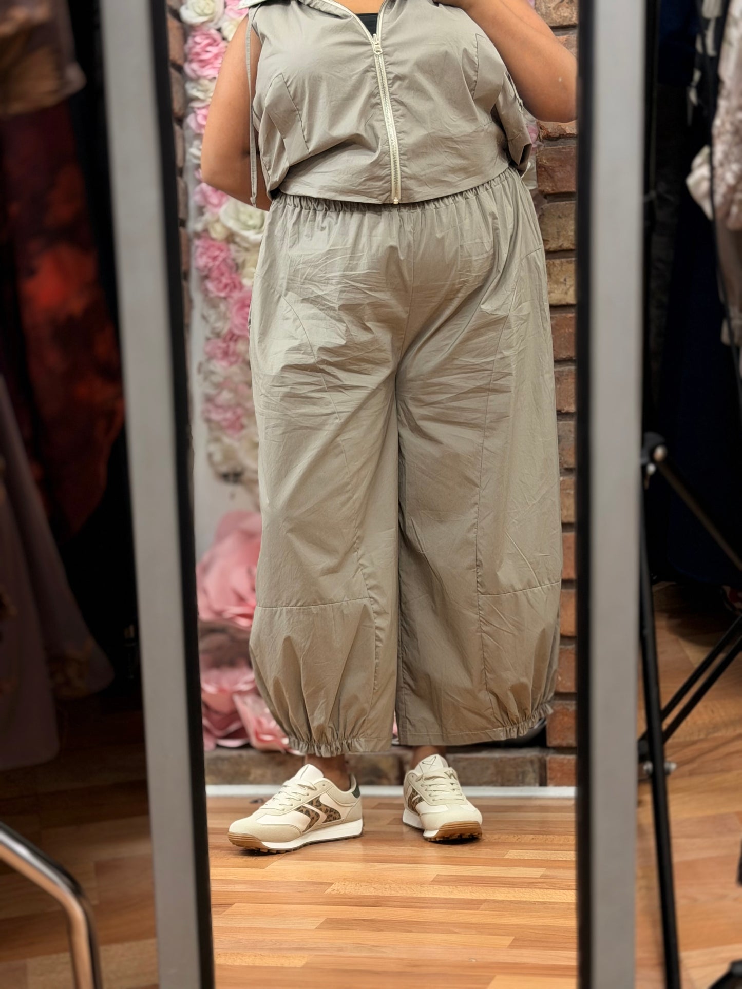 AMARA- PANTALOON OVERSIZED TROUSER