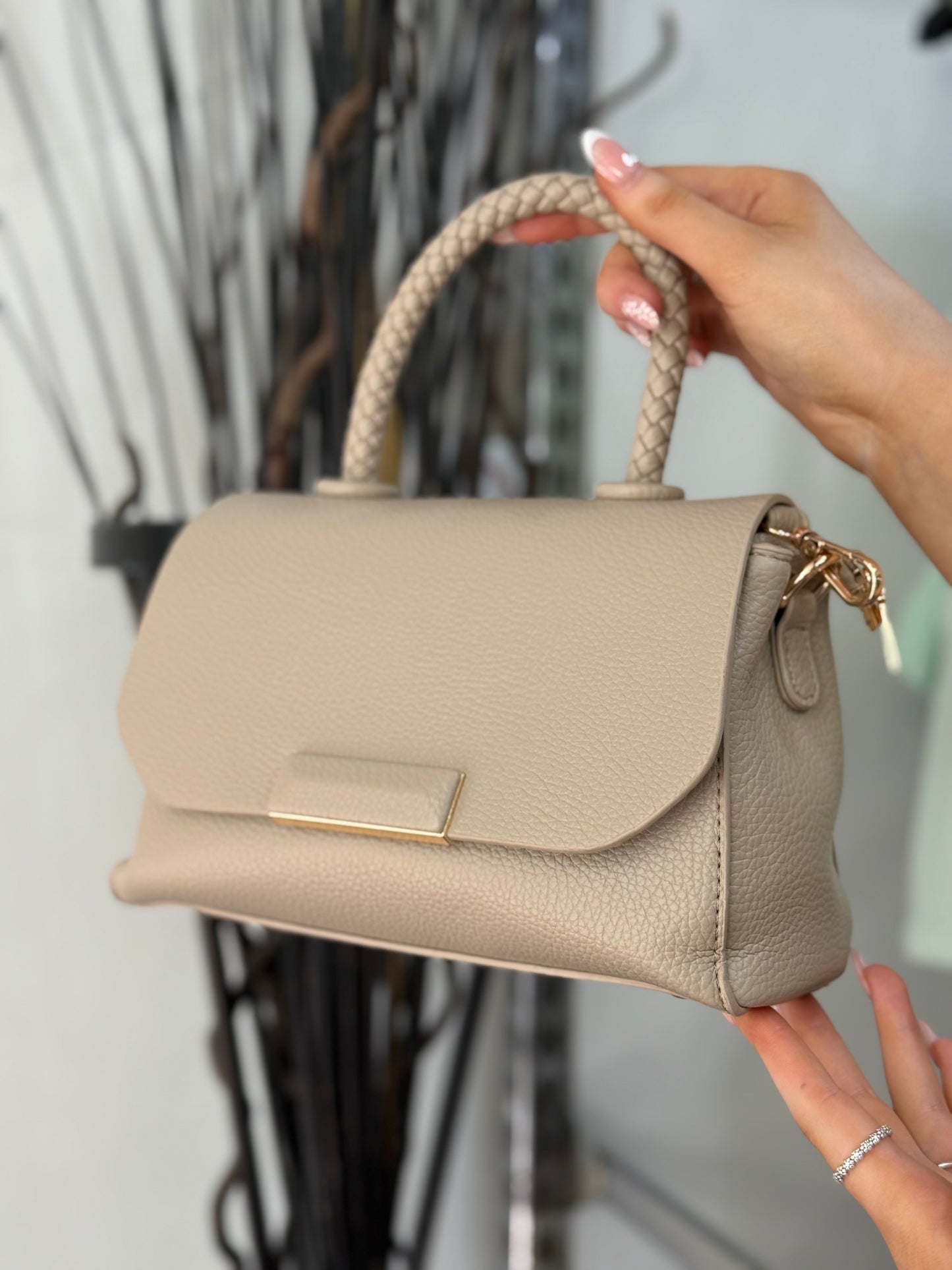 AMY- BRAIDED HANDLE BAG