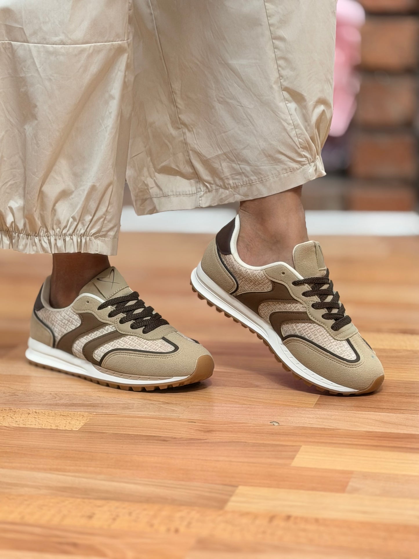 LUNAR-JAZ VELOUR MIX TRAINER-BEIGE