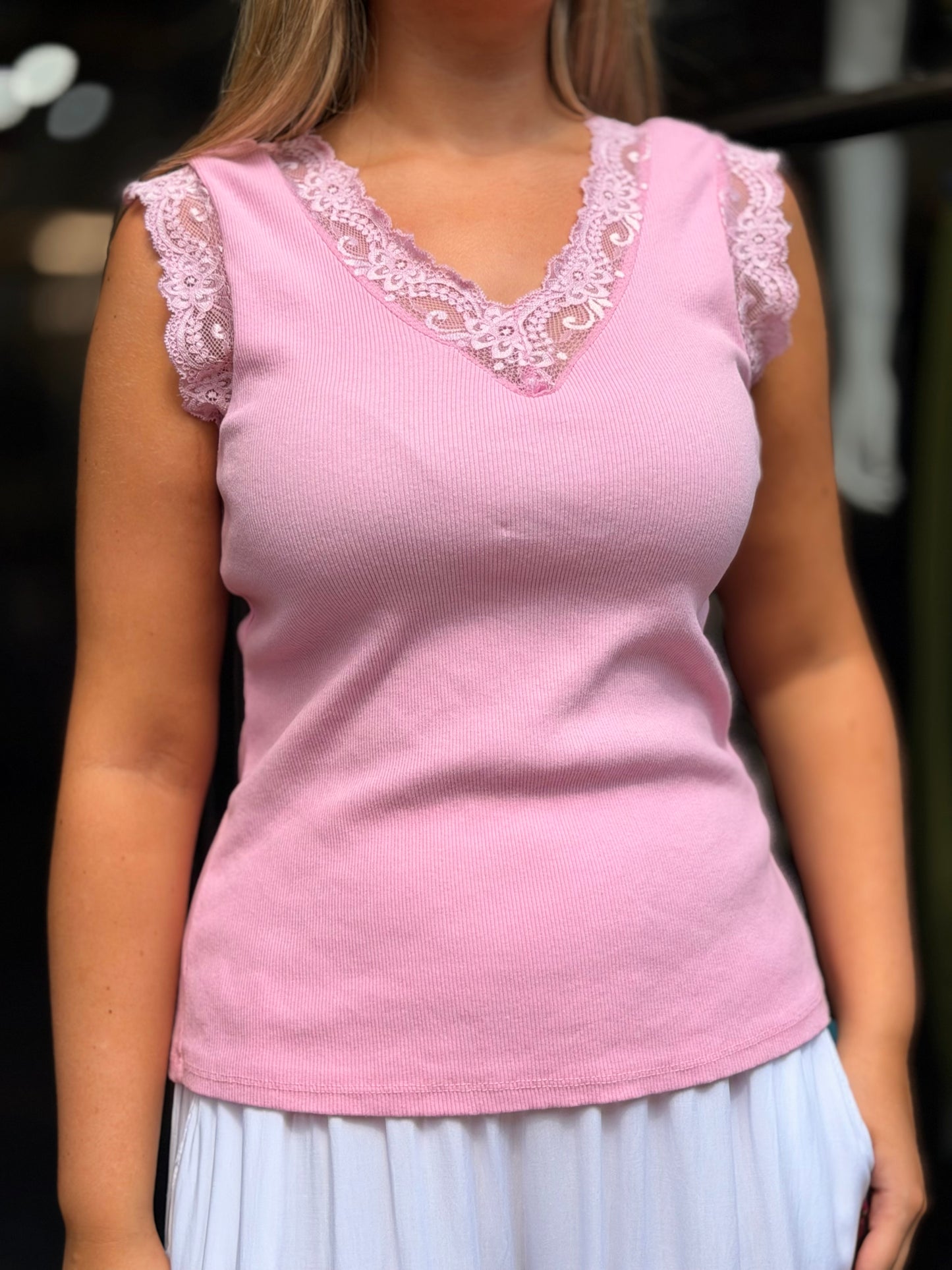 LIZZIE- RIB LACE V-VEST TOP