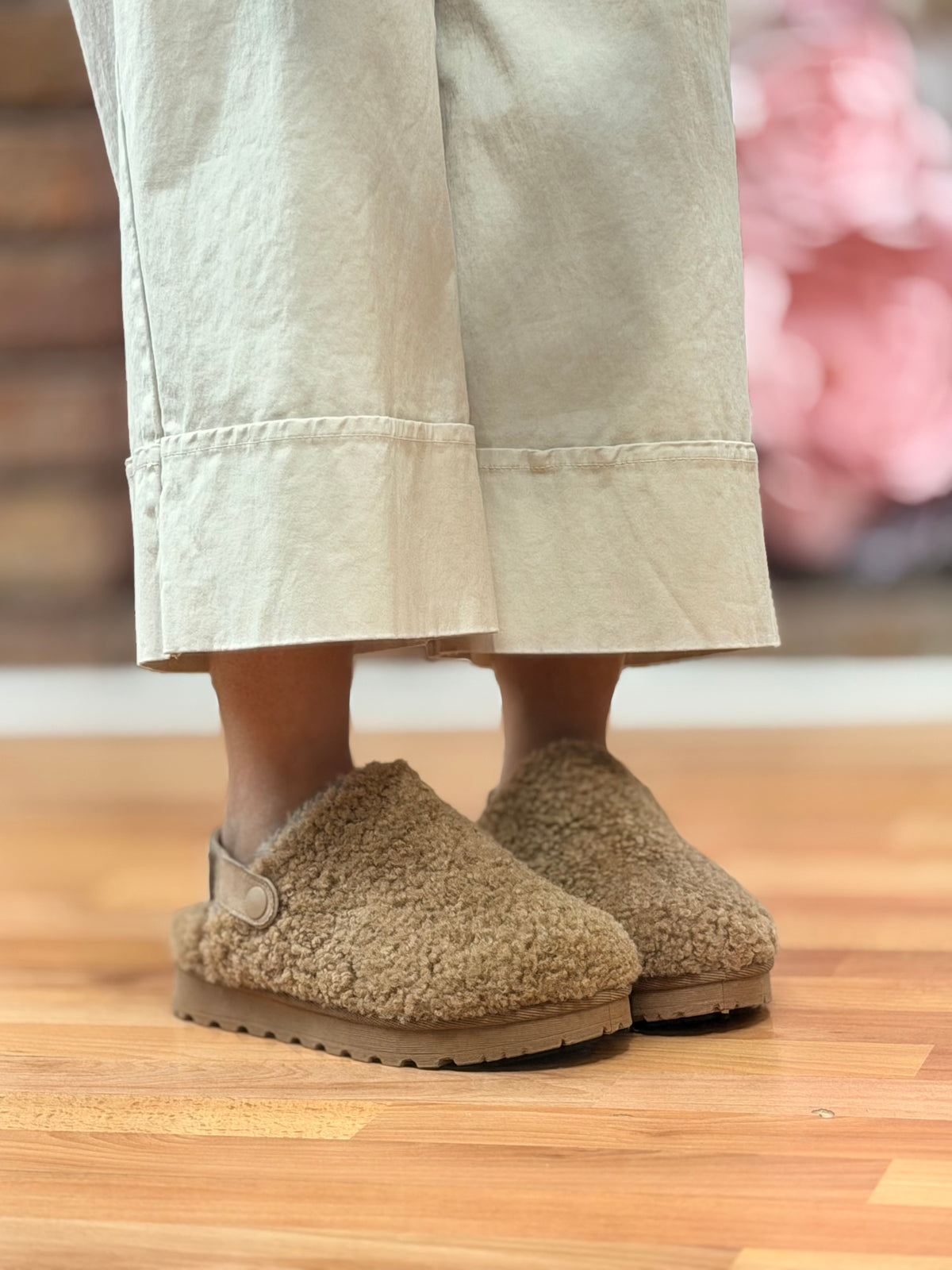 LUNAR-NAPELS ADJUSTY STRAP TEDDY SLIPPER-MINK