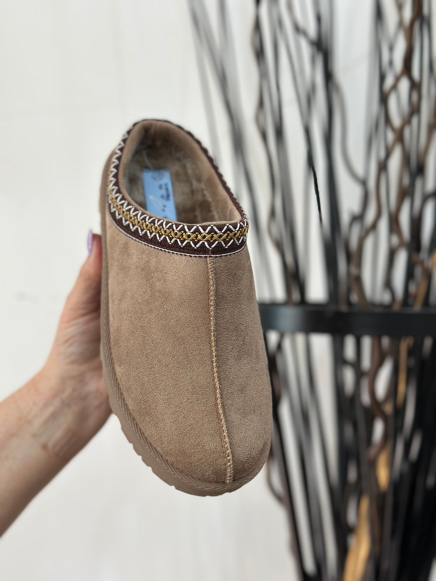 LUNAR-NEPAL EMB BRAID TRIM SLIPPER