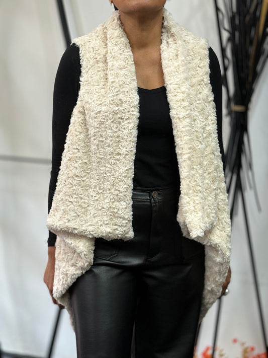 ORINCO- WATER FELT ROSE EFFECT FAUX FUR GILET-#BlackFridaySale