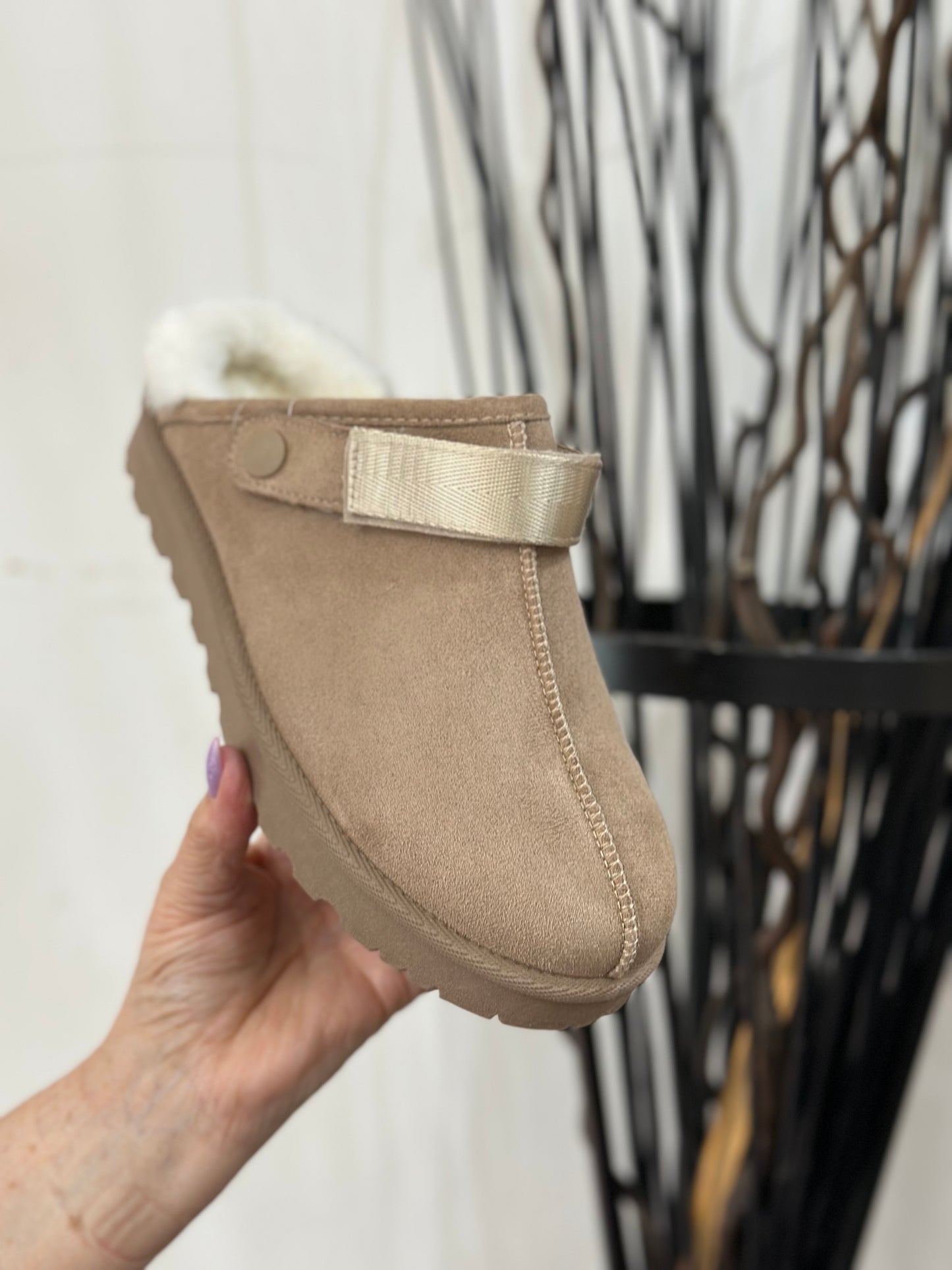 LUNAR-ODESSA ADJUST STRAP SLIPPER- MINK