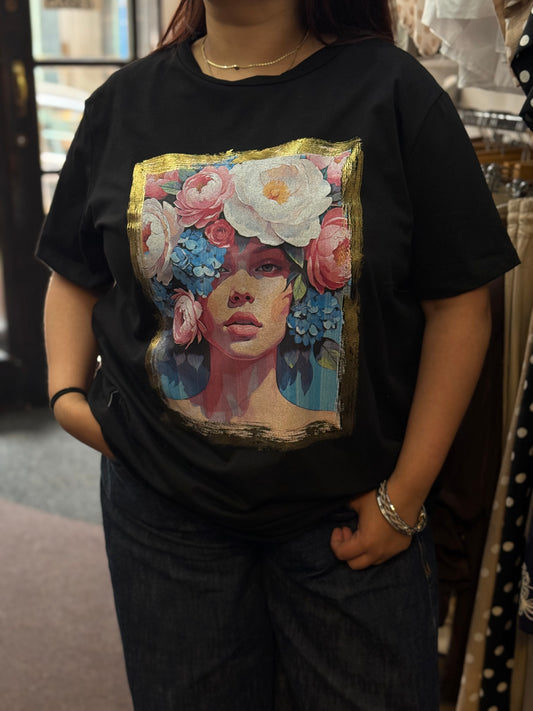 KAYLA- SLOGAN  FACES TEE- CURVE