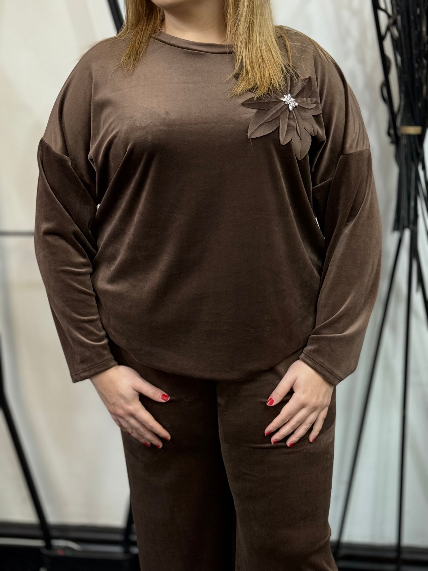 SKYLA-FLOWER APPLIQUE VELOUR SET