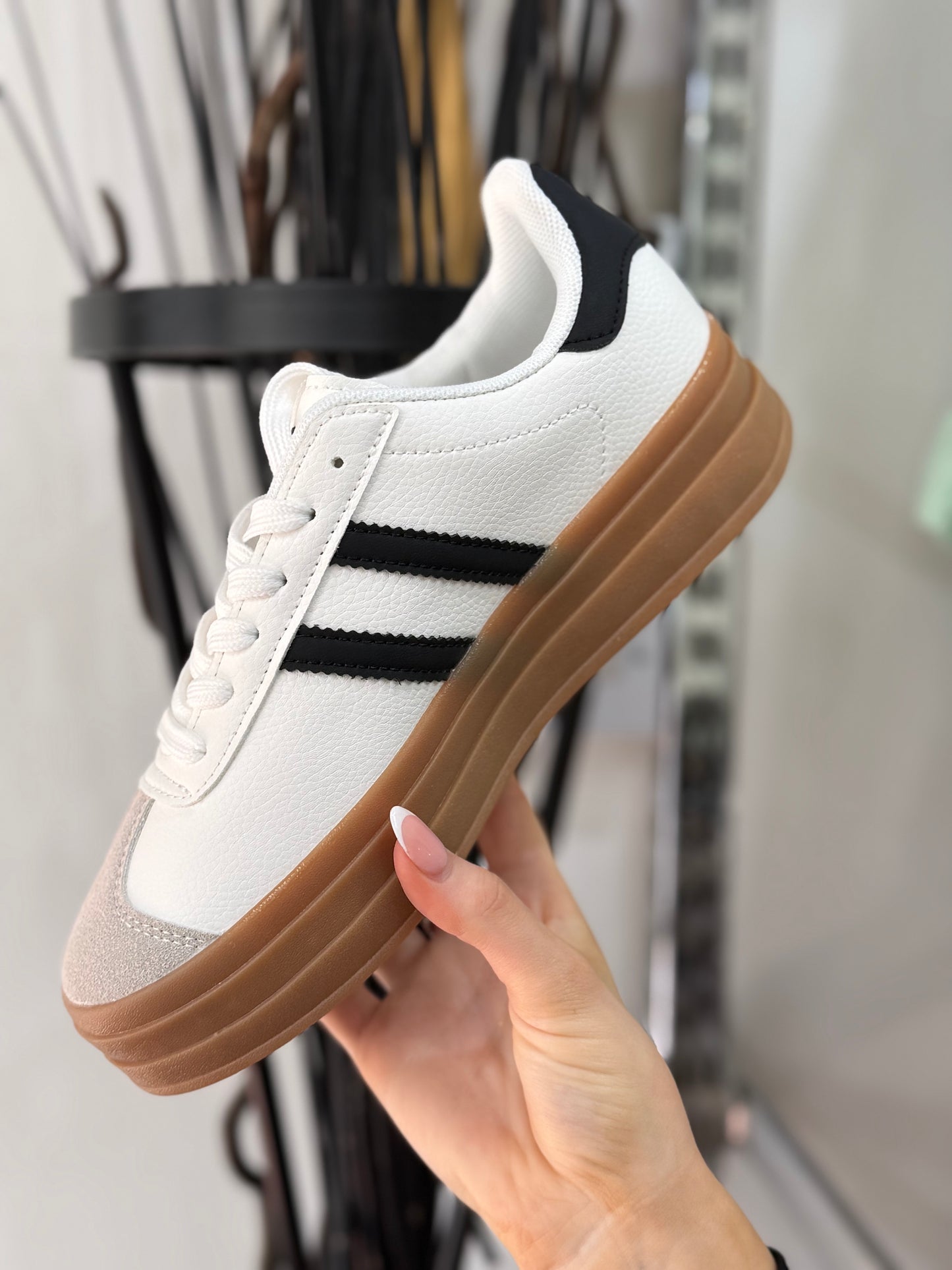 NAIOMI- GUM RETRO TRAINER- RETRO GREEN & RETRO WHITE- FLASH AUTO £5 OFF@Checkout