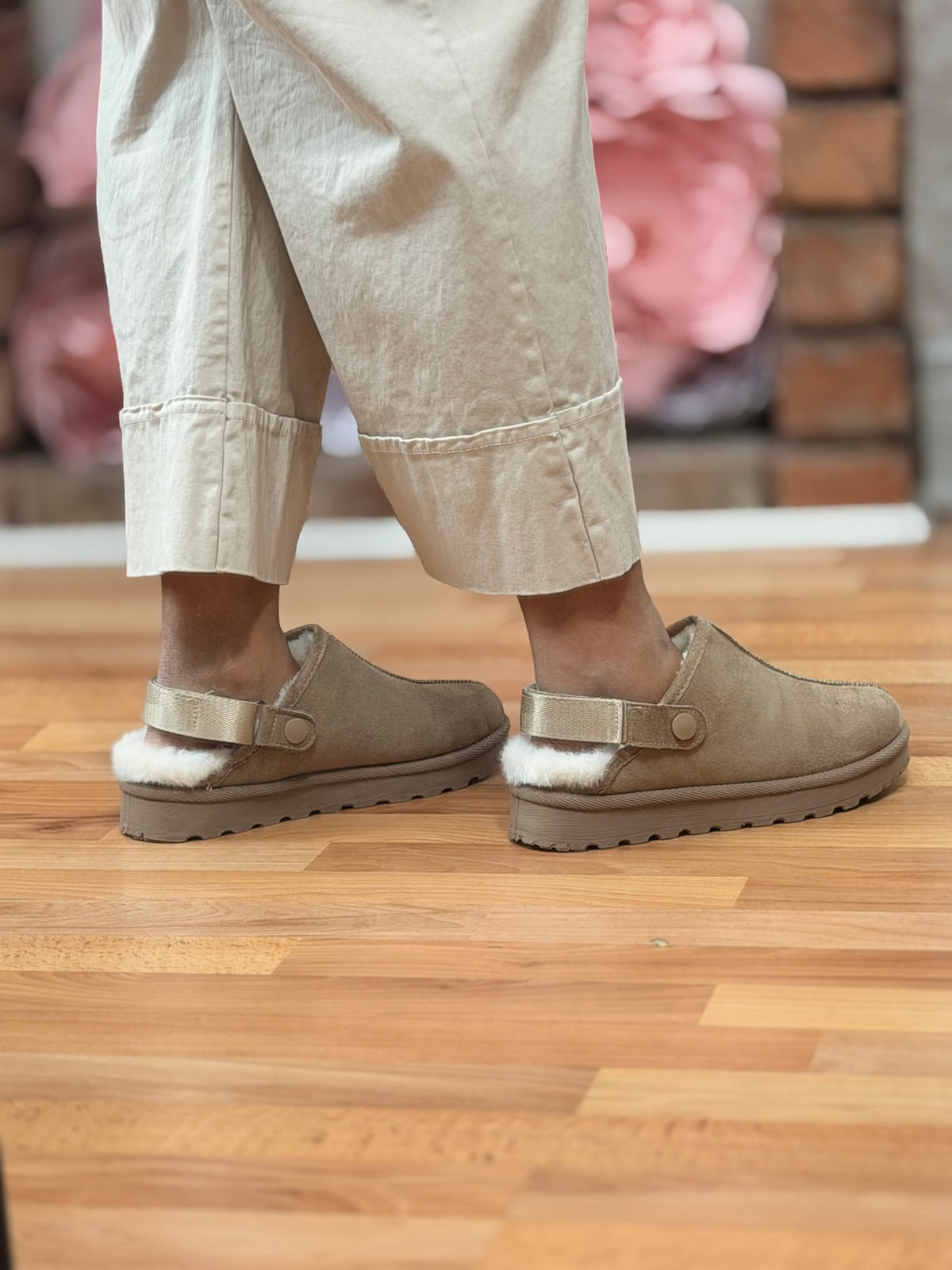 LUNAR-ODESSA ADJUST STRAP SLIPPER- MINK