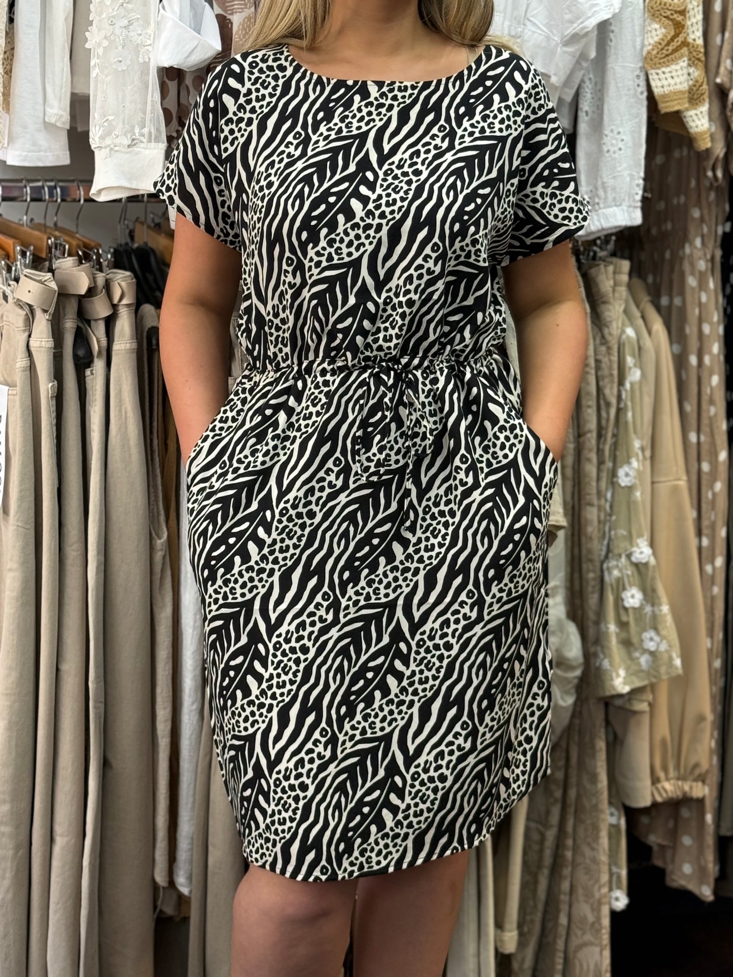 BYOUNG-JOELLA BLACK PRINT PULL DRESS-