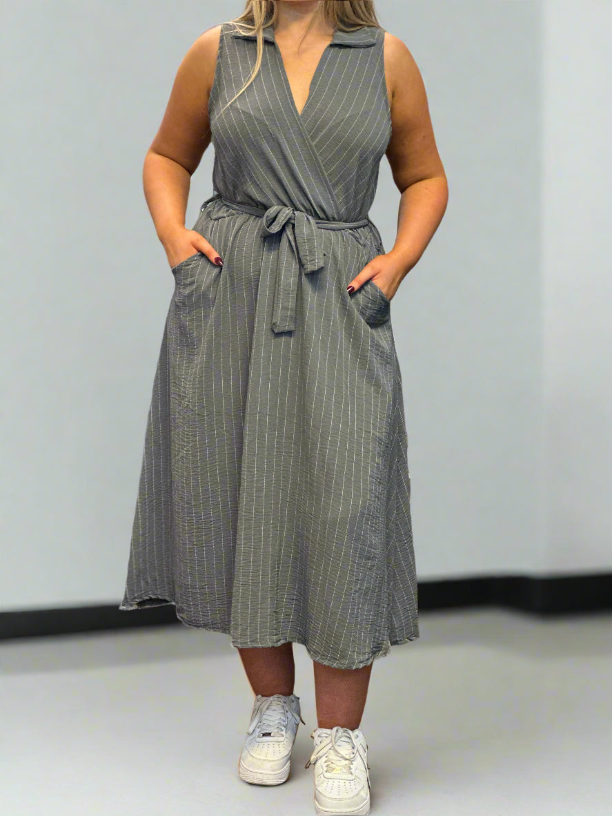 ST IVES- TONI PINSTRIPE COLLAR DRESS