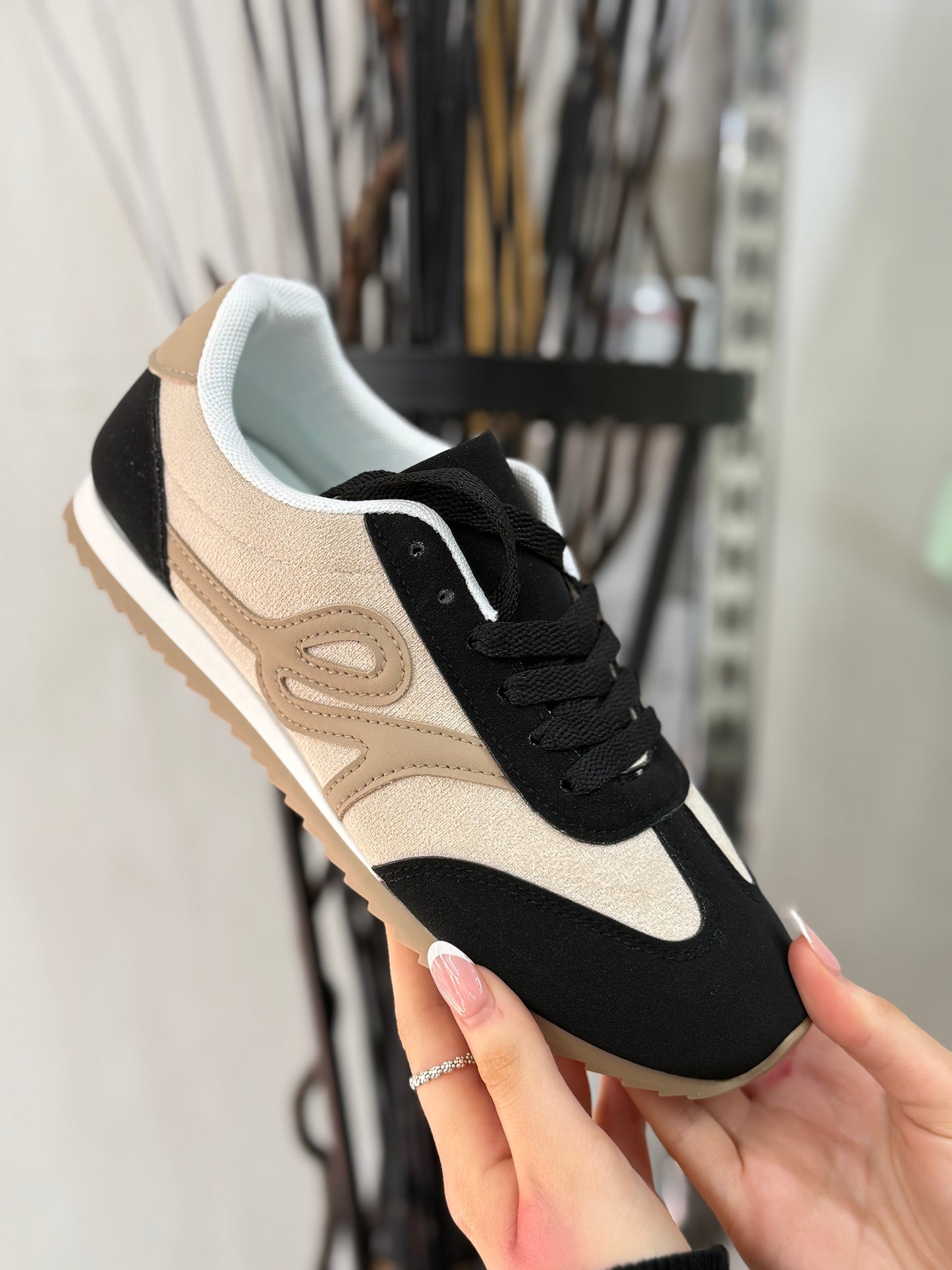 ELENA- BLACK/CREAM LACE-UP TRAINER- FLASH AUTO £5 OFF@Checkout