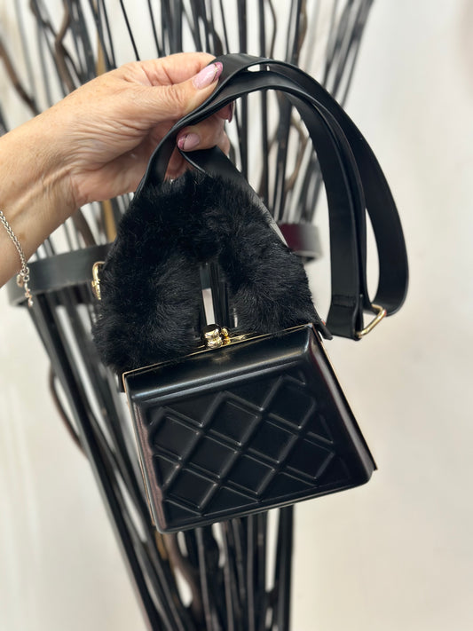 FUR HANDLE BOX BAG  -