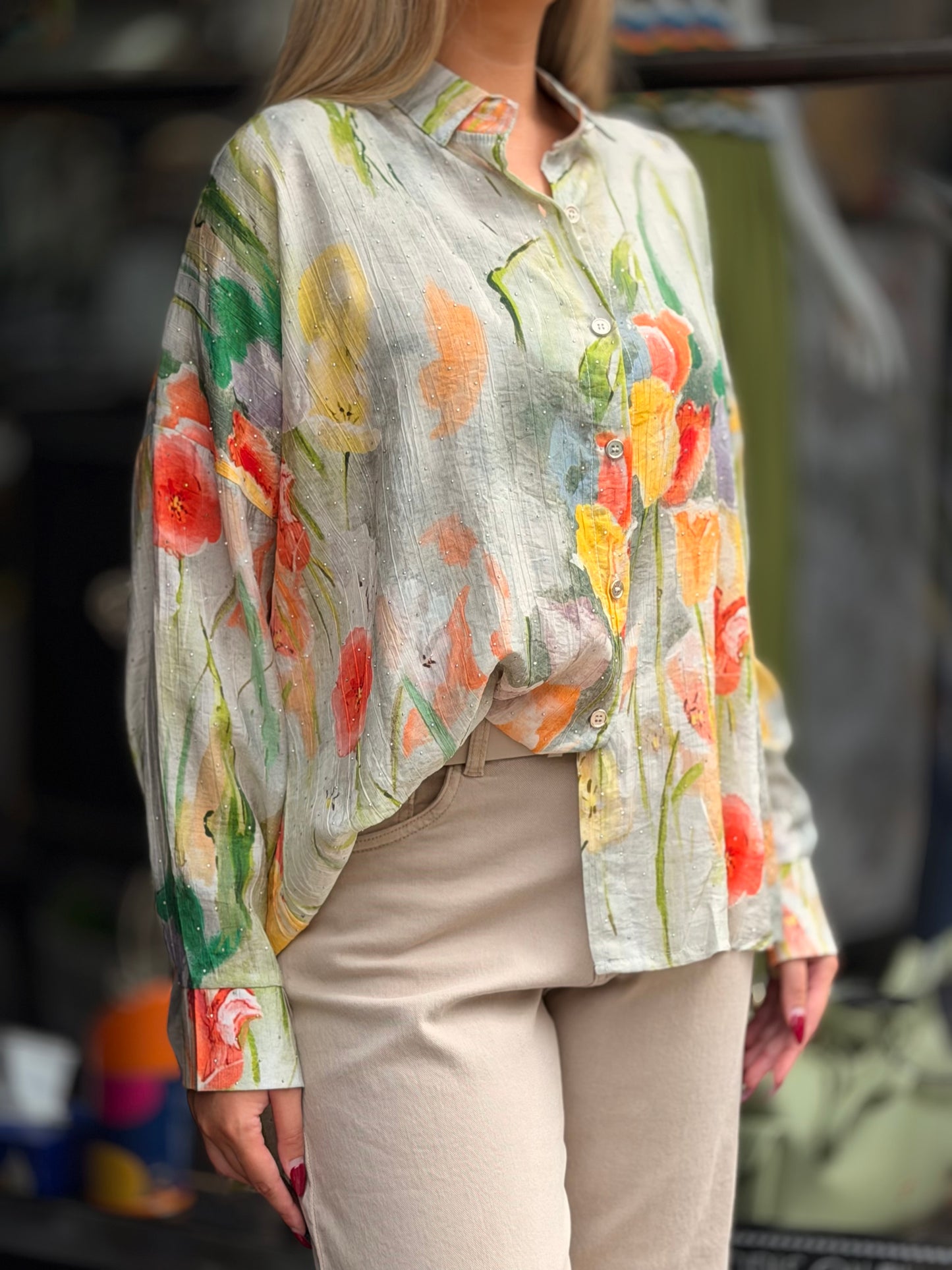 IVONNE -FLORAL PRINT STUDS SHIRT