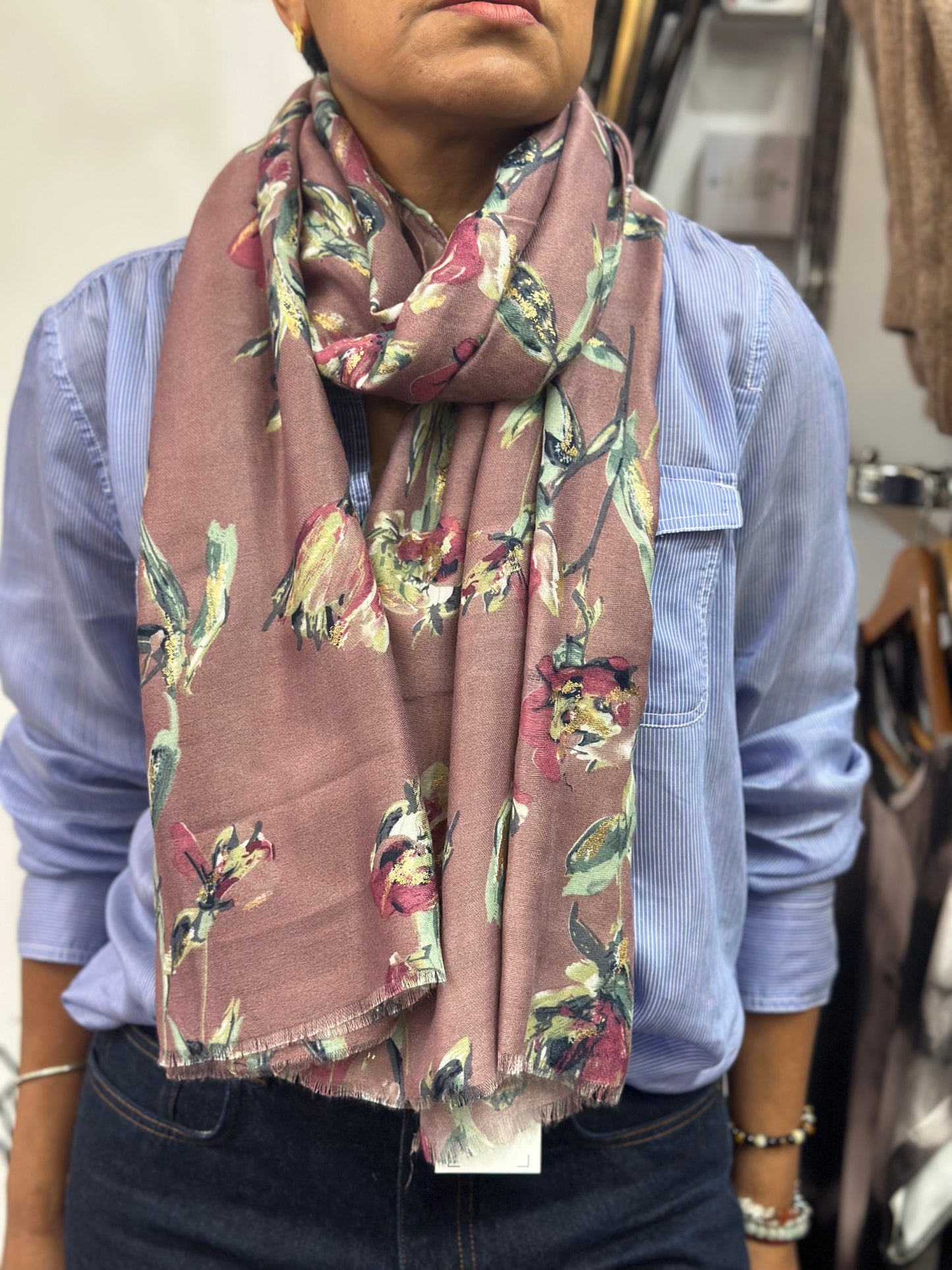 V JASMINE- GOLD LEAF SCARF