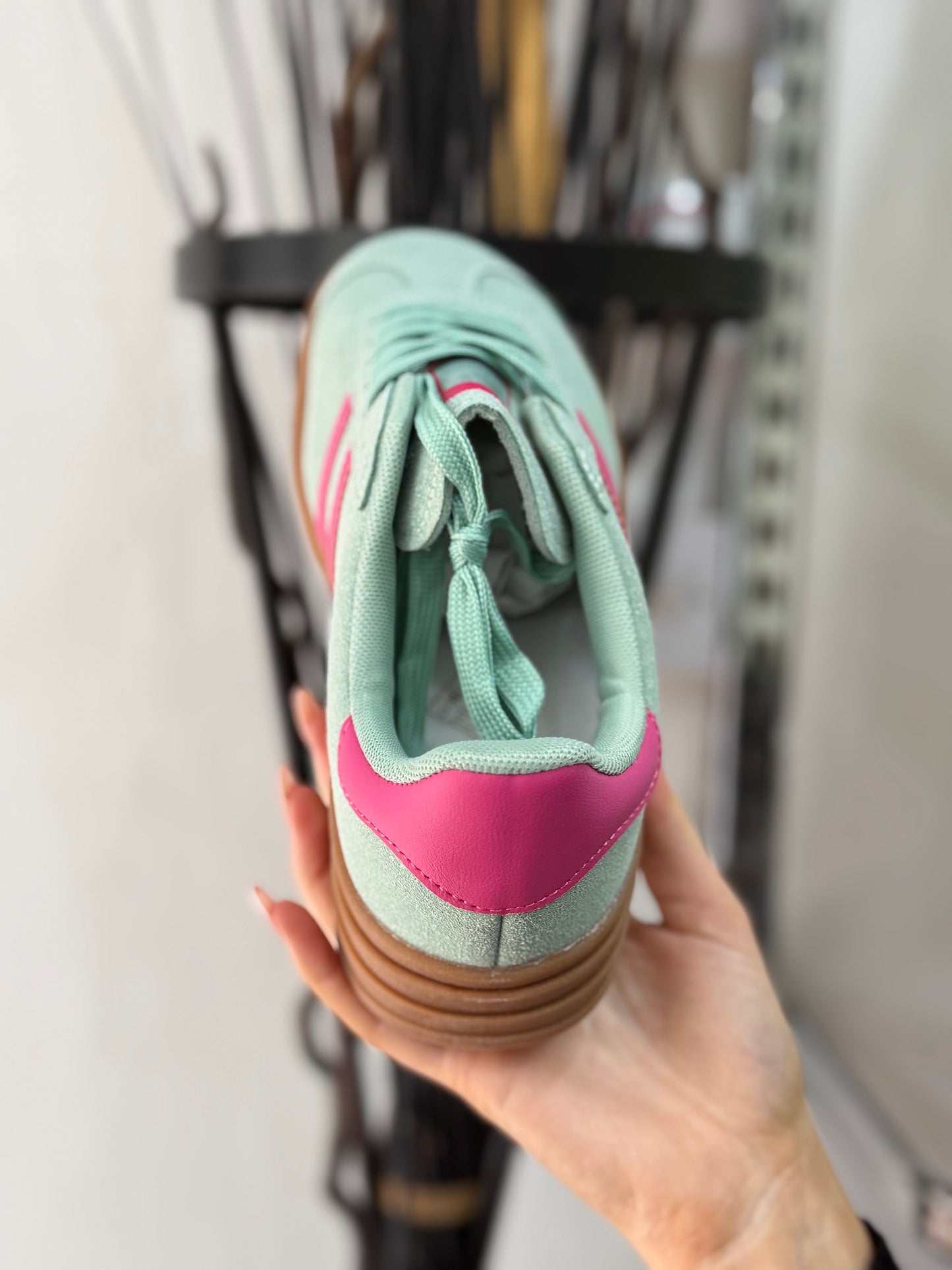 NAIOMI- GUM RETRO TRAINER- RETRO GREEN & RETRO WHITE- FLASH AUTO £5 OFF@Checkout