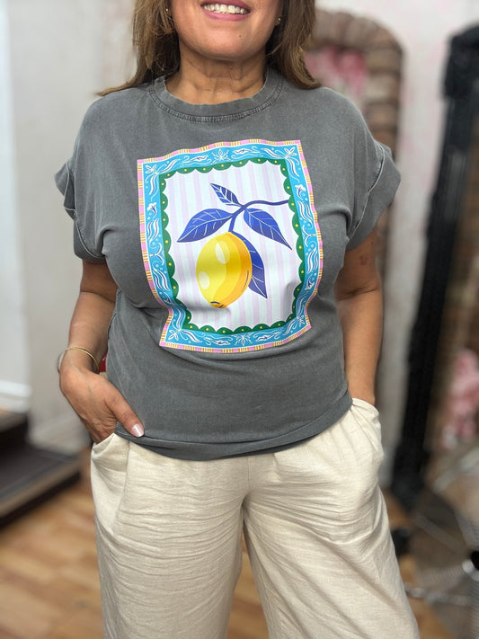 KIZZY-FRUITY SLOGAN TEE
