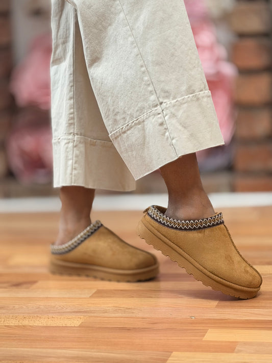 LUNAR-NEPAL EMB BRAID TRIM SLIPPER