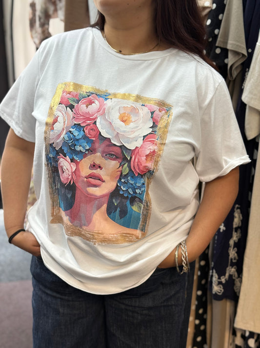 KAYLA- SLOGAN  FACES TEE- CURVE