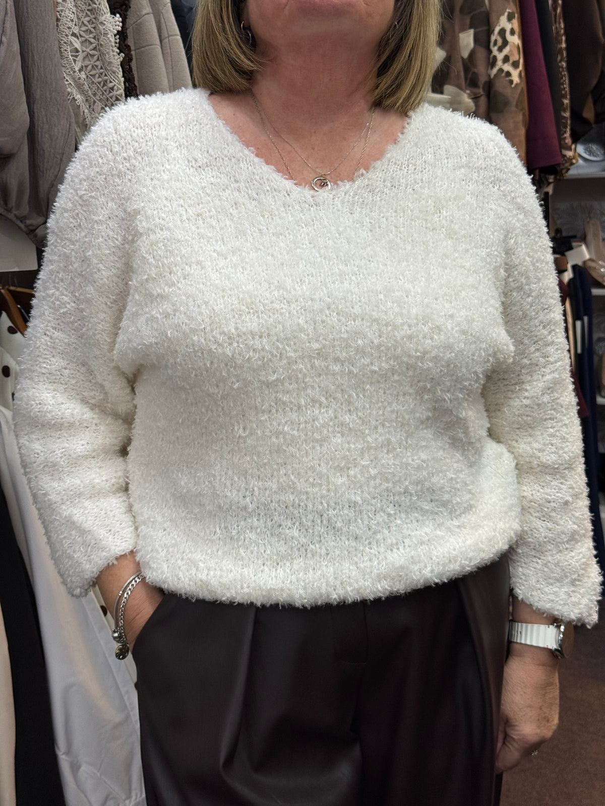 ELLA- POPCORN V NECK JUMPER