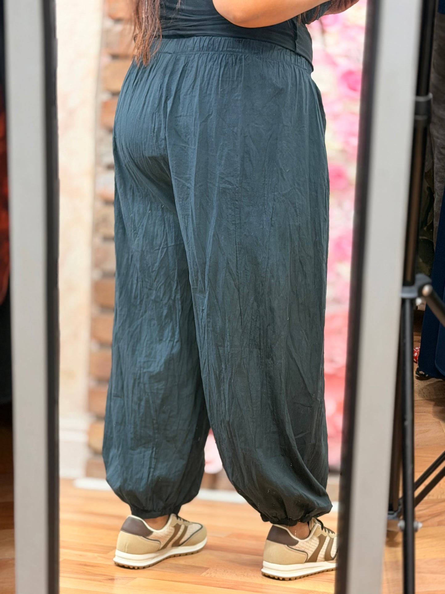 LILY- ELASTIC CUFF TROUSER