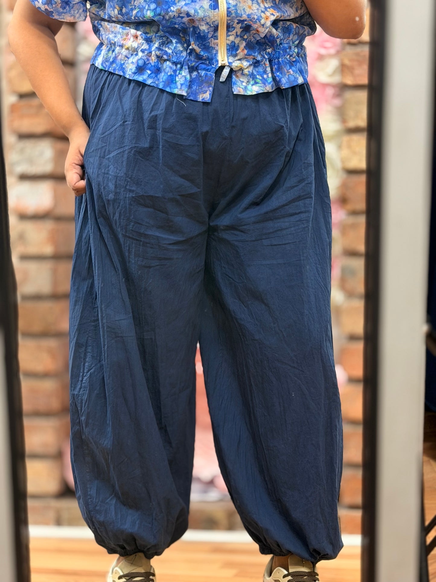 LILY- ELASTIC CUFF TROUSER