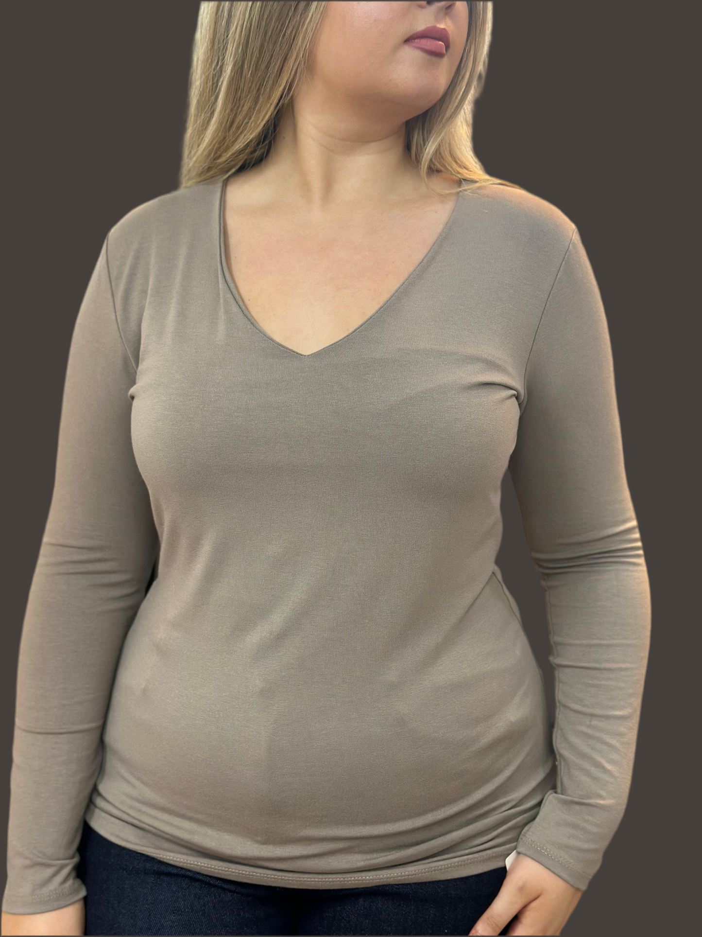 AVA MWBASIC L/S V-NECK LAYERING TOP