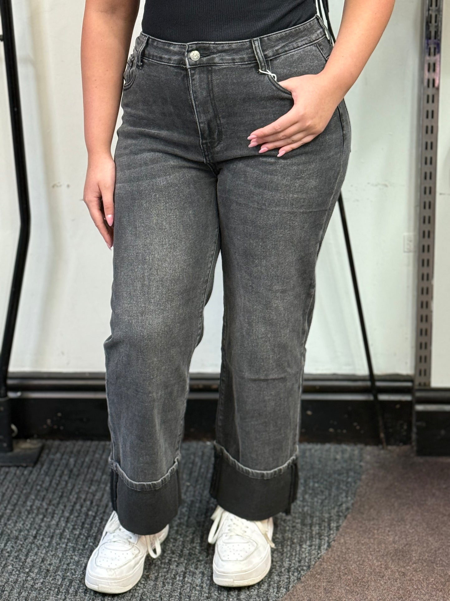 MAGGI-RB DISTRESSED GREY TURN-UP JEAN