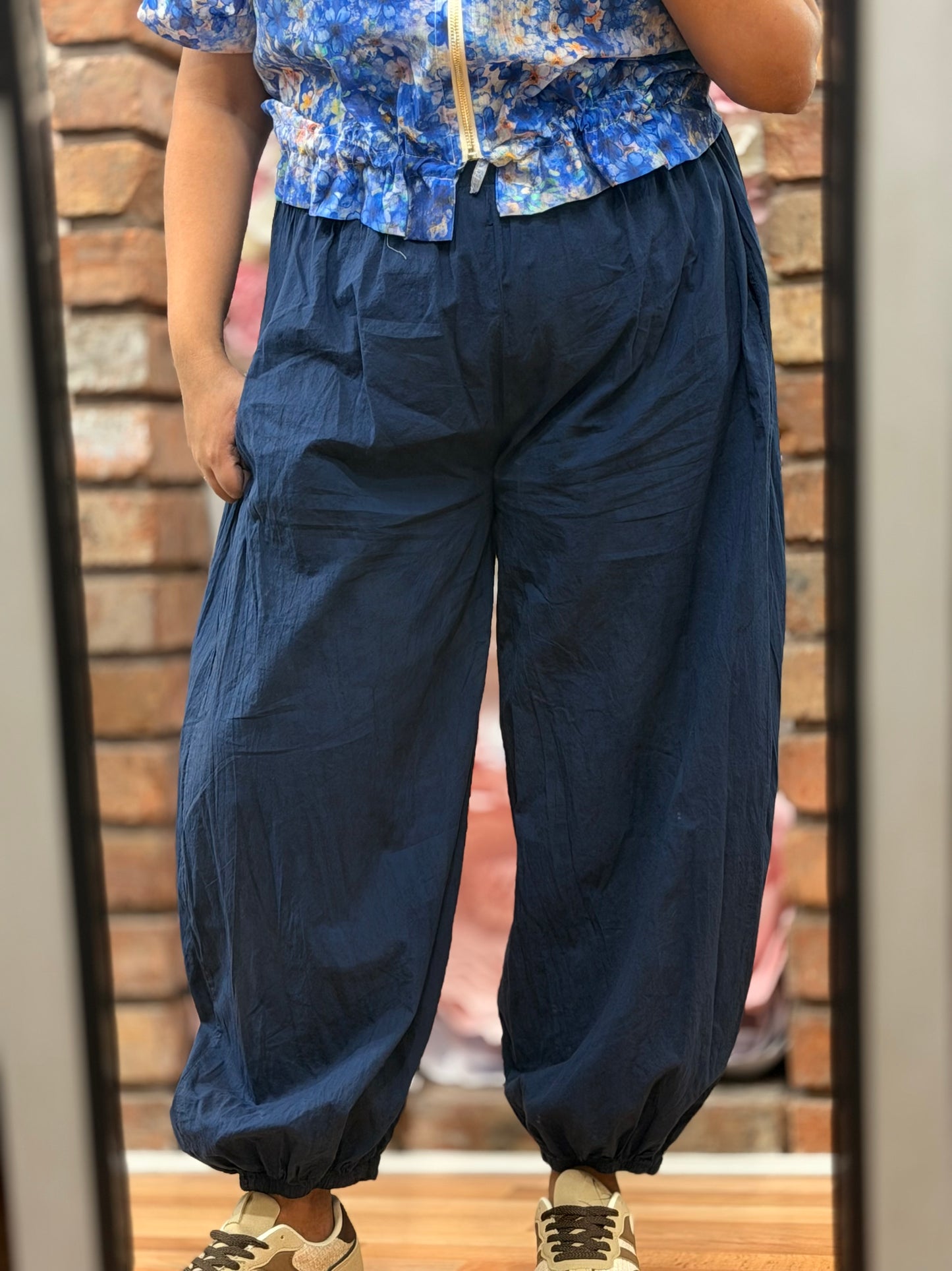LILY- ELASTIC CUFF TROUSER